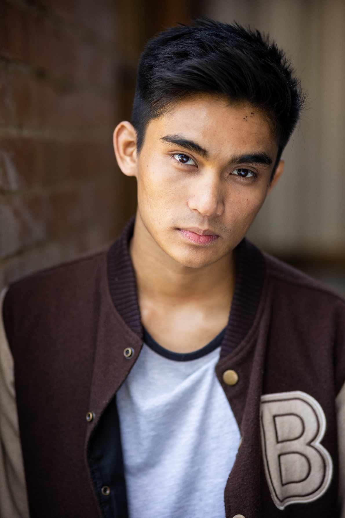 actor Miguel Usares large photo