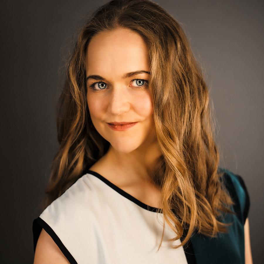 actor Regina Hegemann large photo