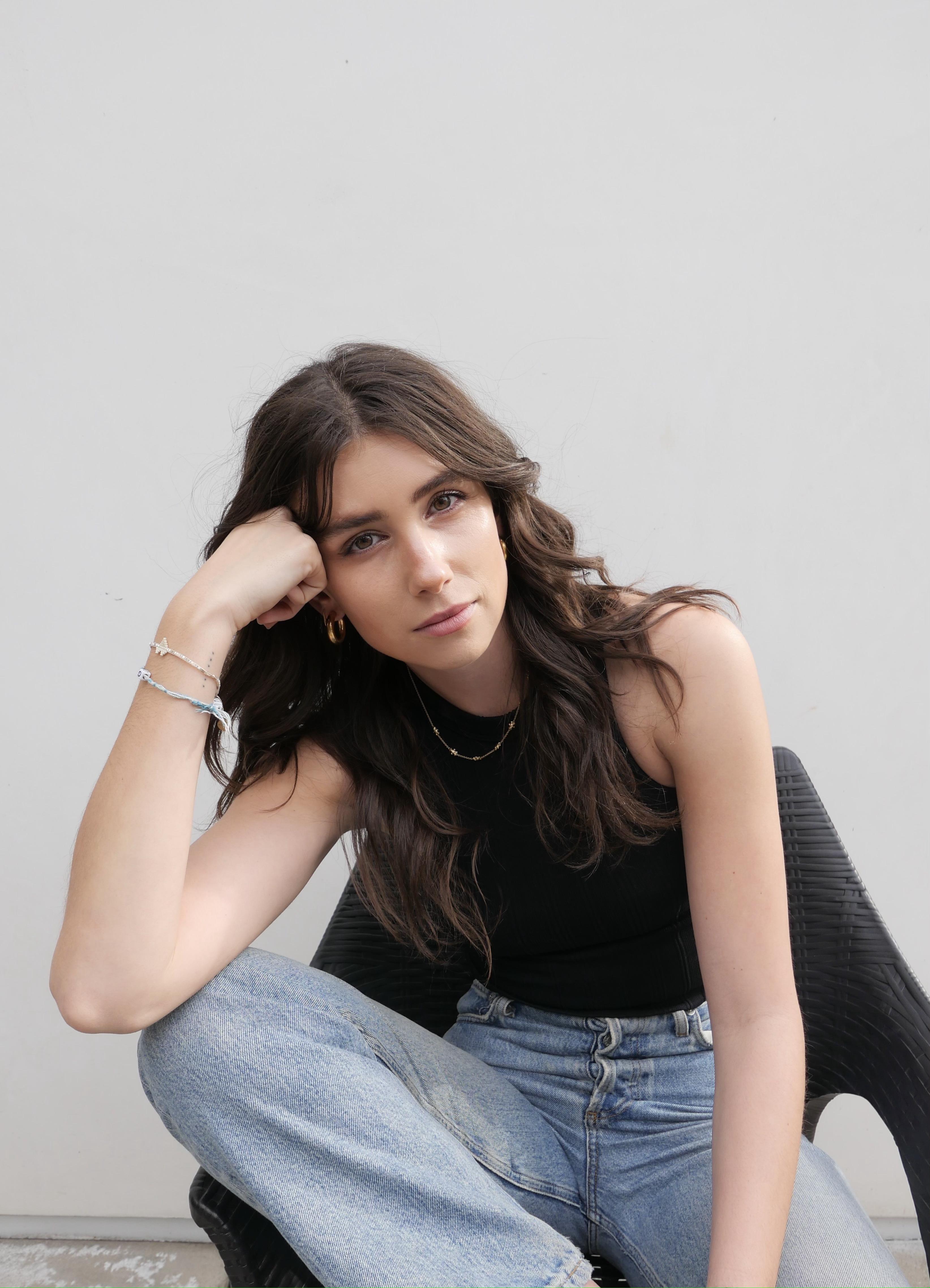 actor Giulia Nunnari large photo