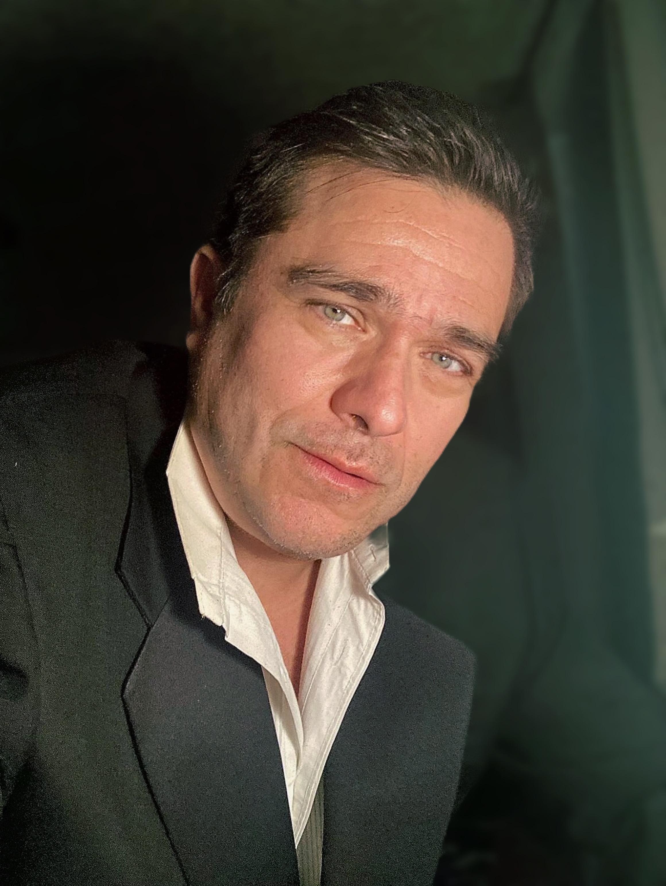 actor Iván Amaro Bullón large photo