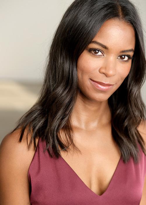 actor Caroline Harris large photo