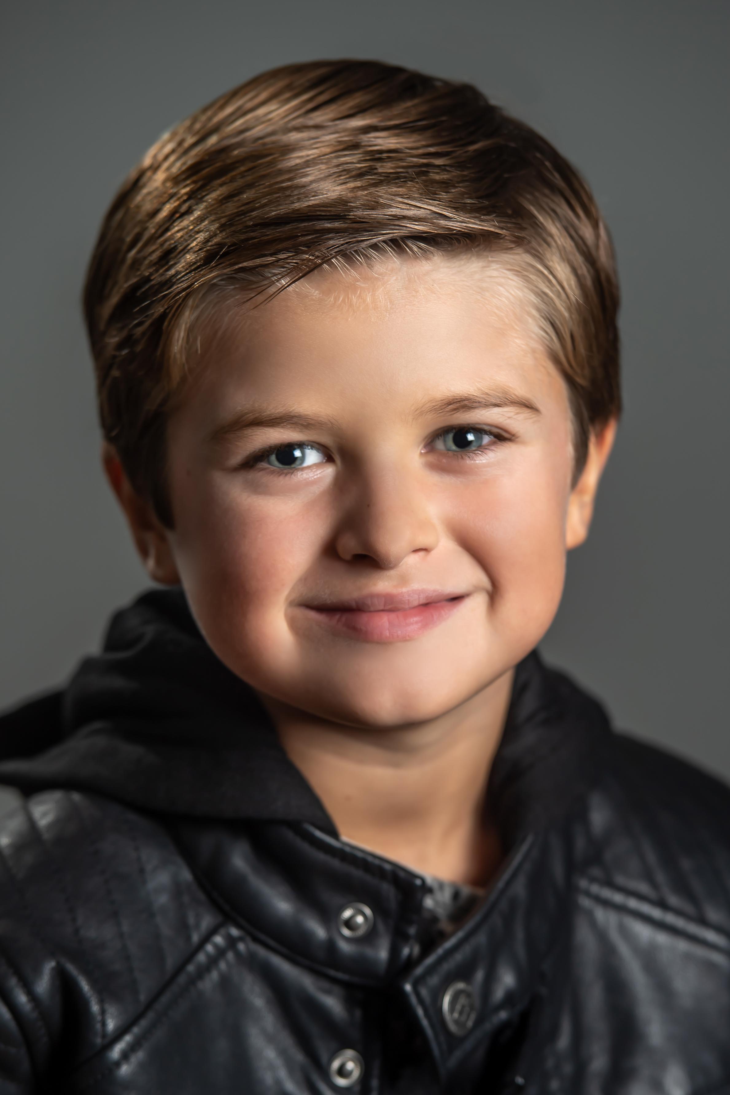 actor Finn Brown large photo