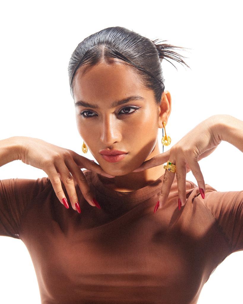 actor Shivangi Negi large photo