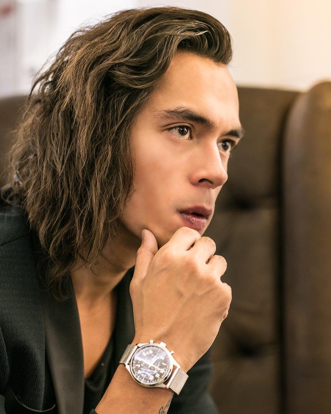 actor Jake Cuenca large photo