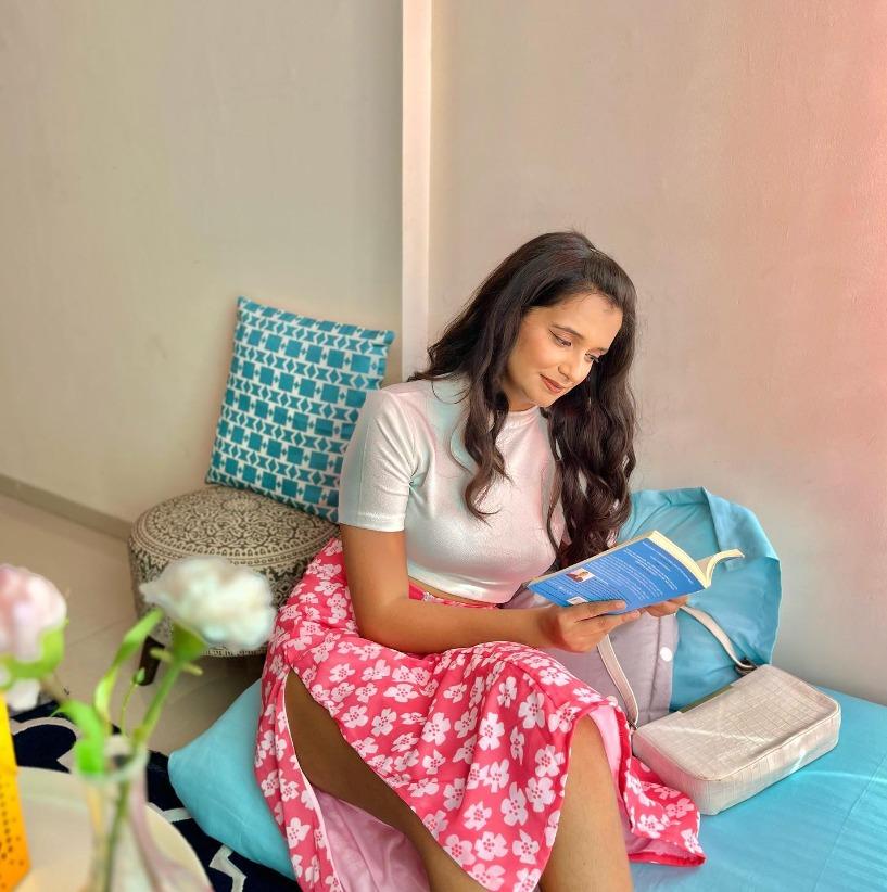 actor Sonali Sudan large photo