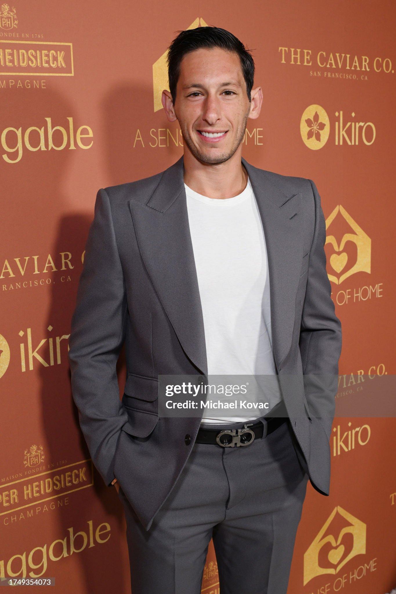 actor Darren Weiss large photo