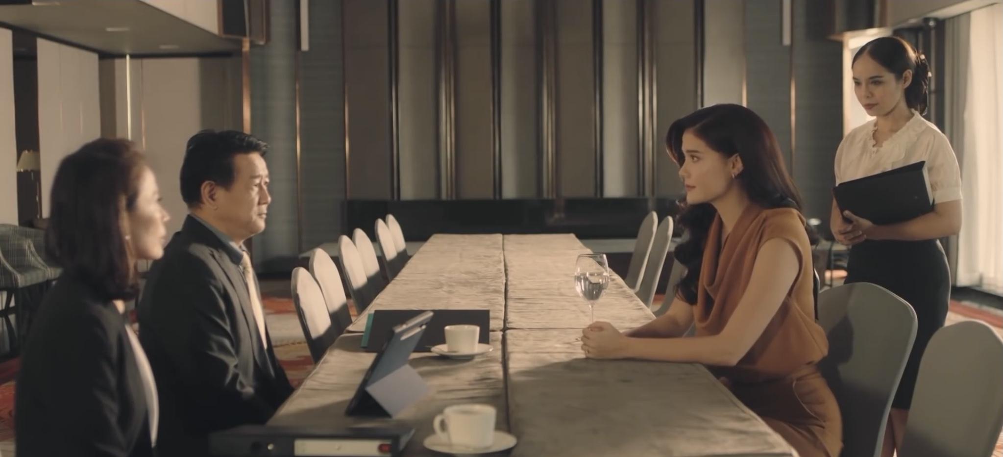 actor Maria Poonlertlarp large photo