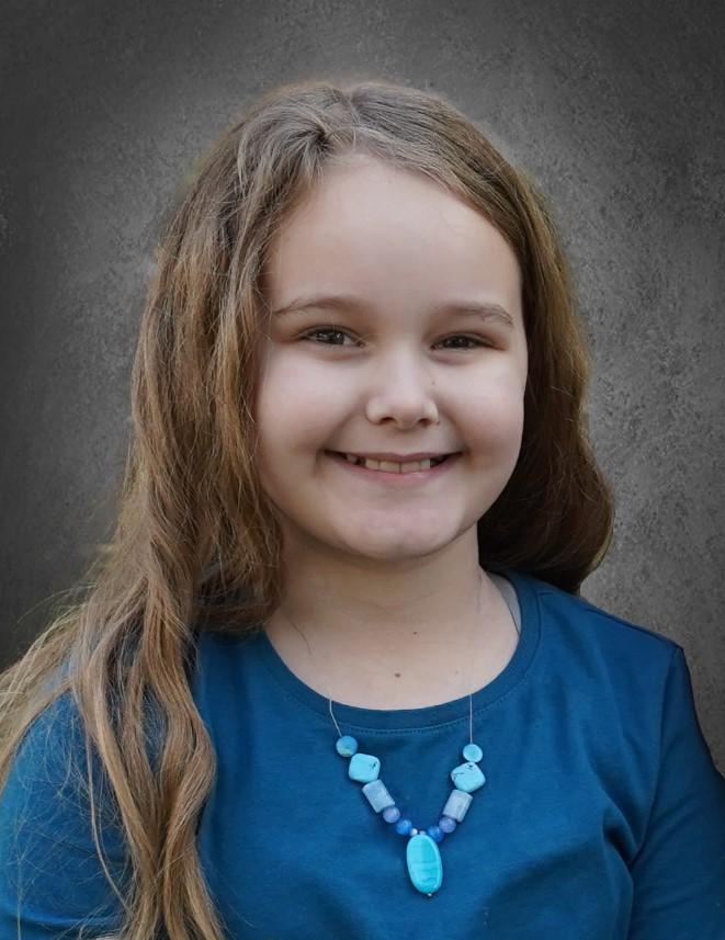 actor Naomi Hansen large photo