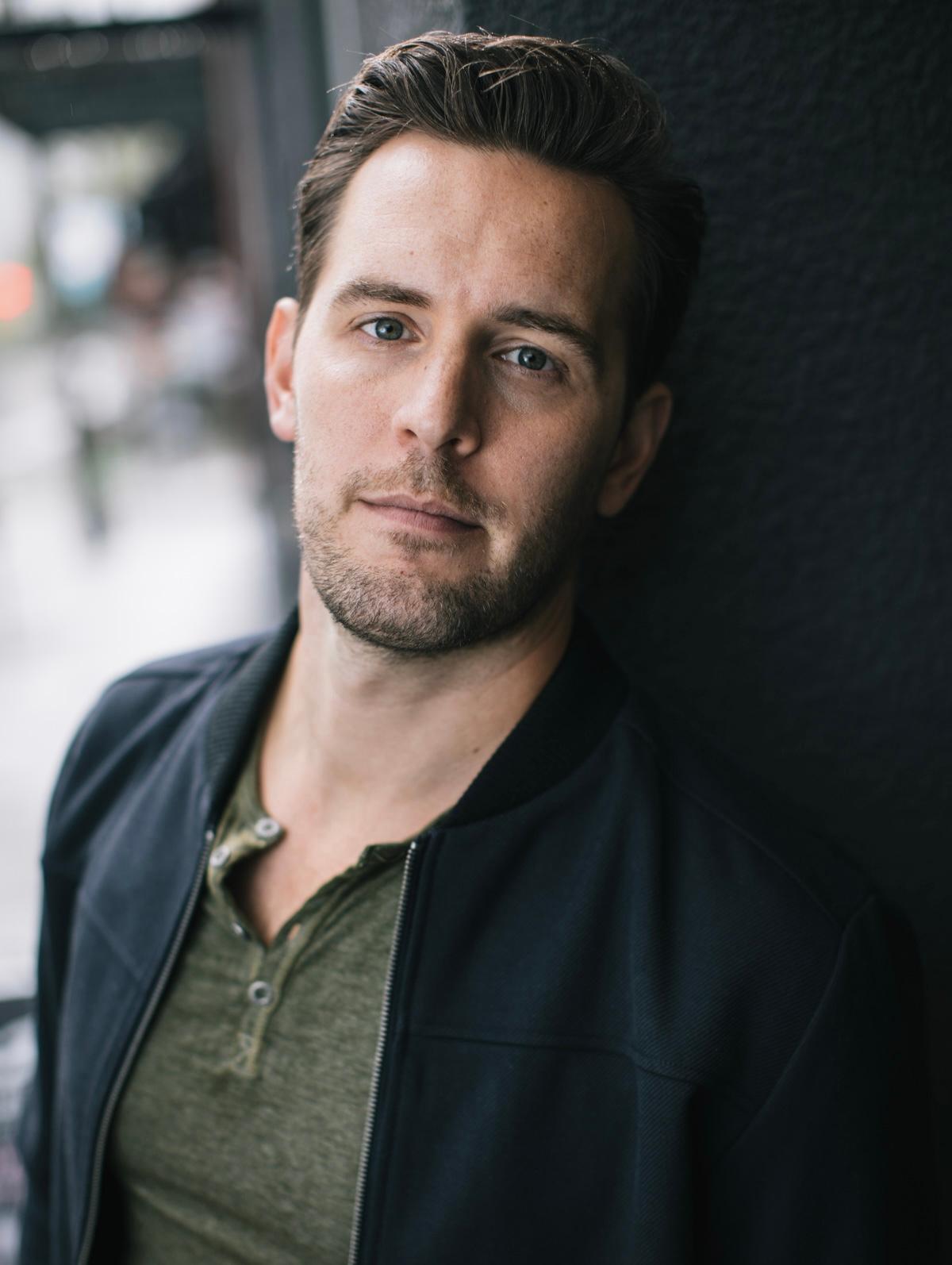 actor Ian Ronningen large photo