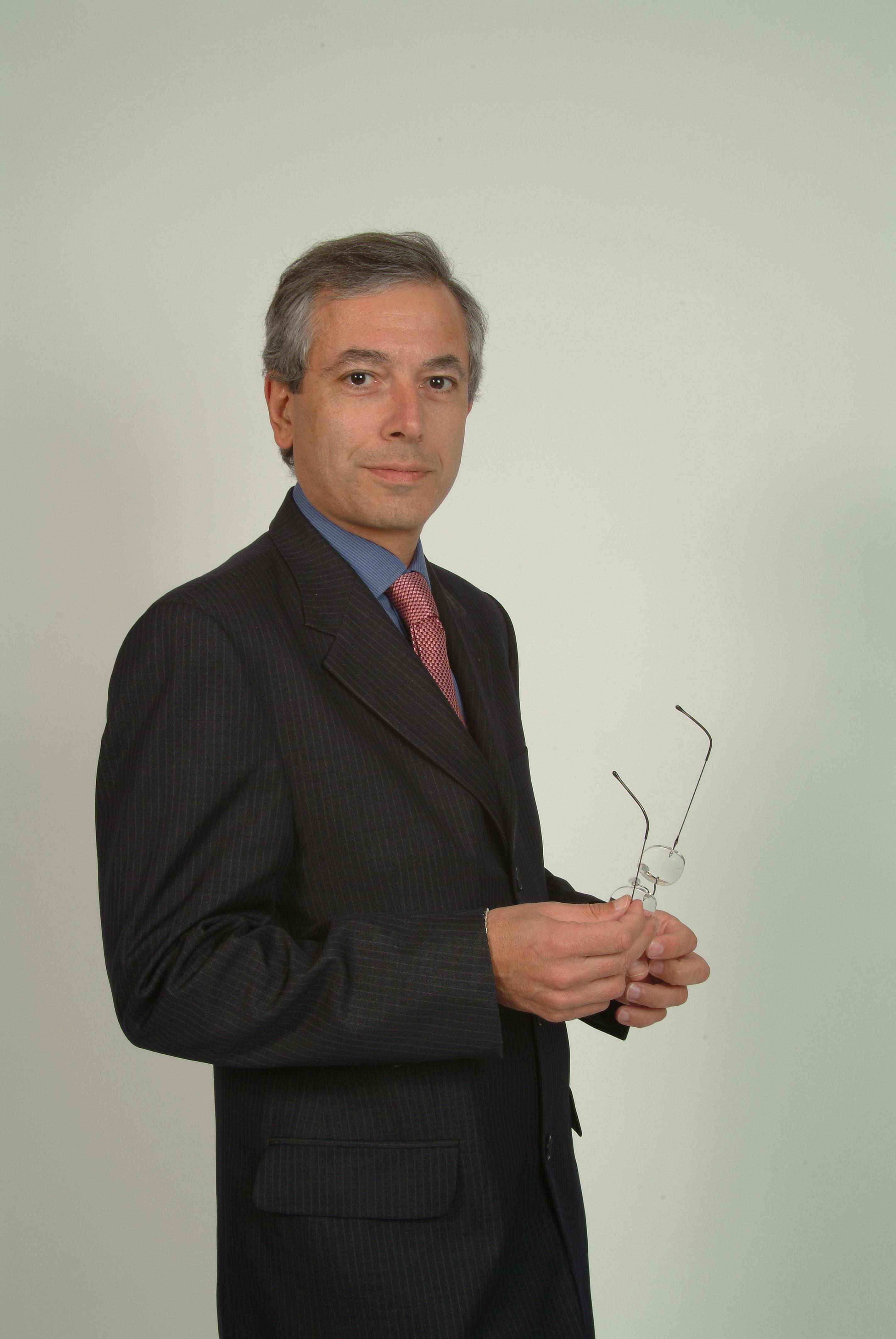 actor Carlos Bedran large photo