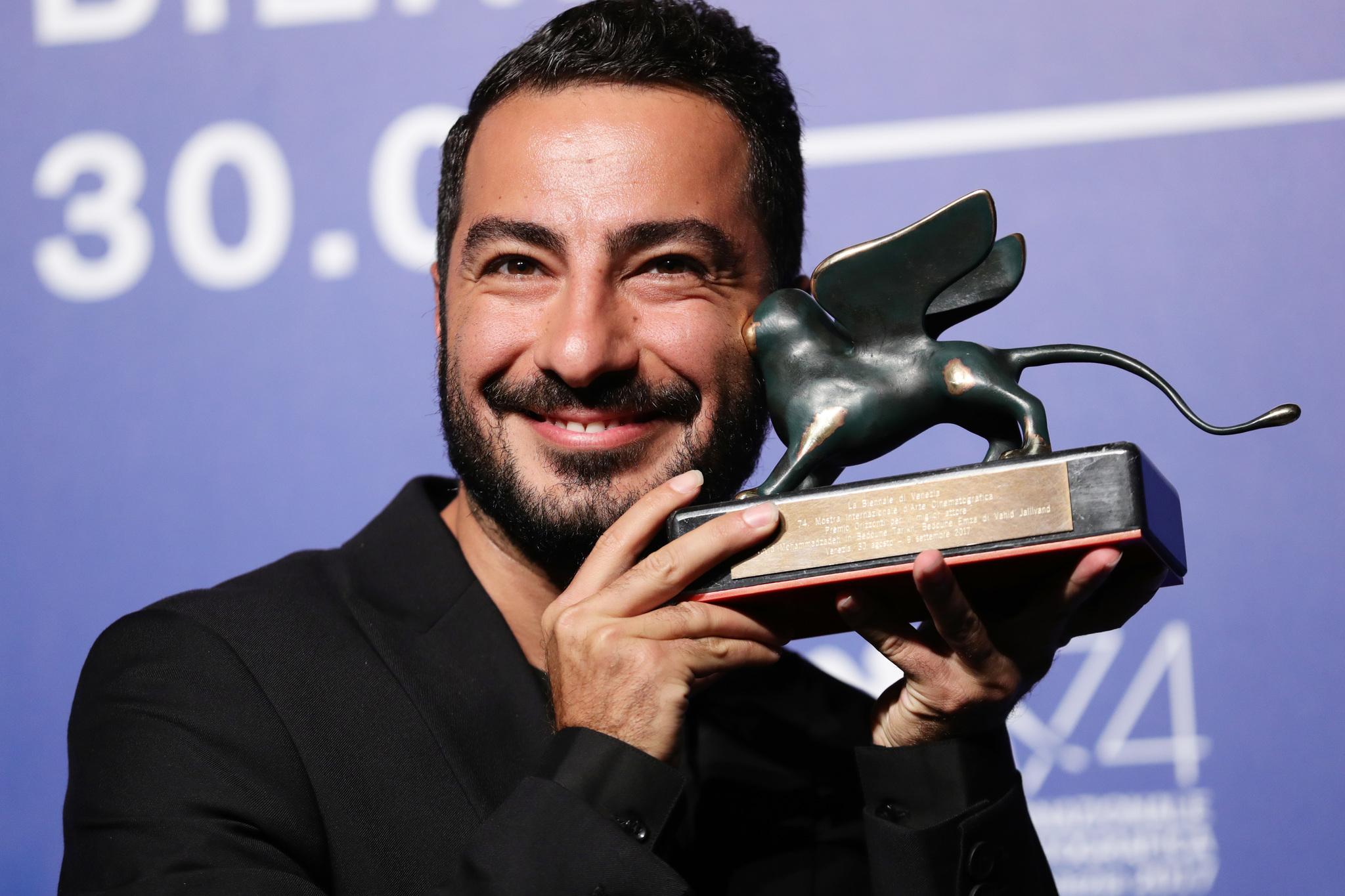 actor Navid Mohammadzadeh large photo