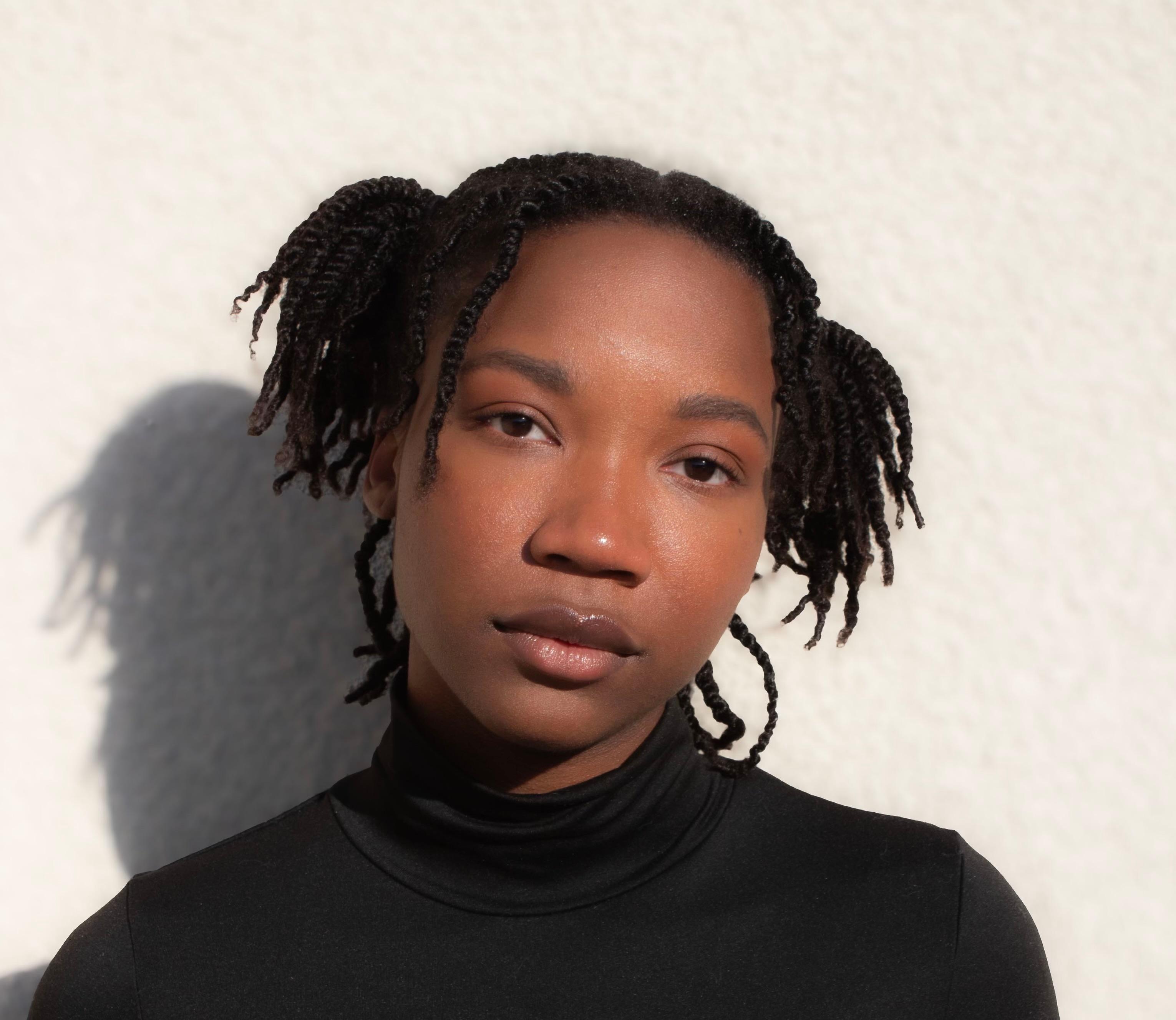 actor Leila Woods large photo