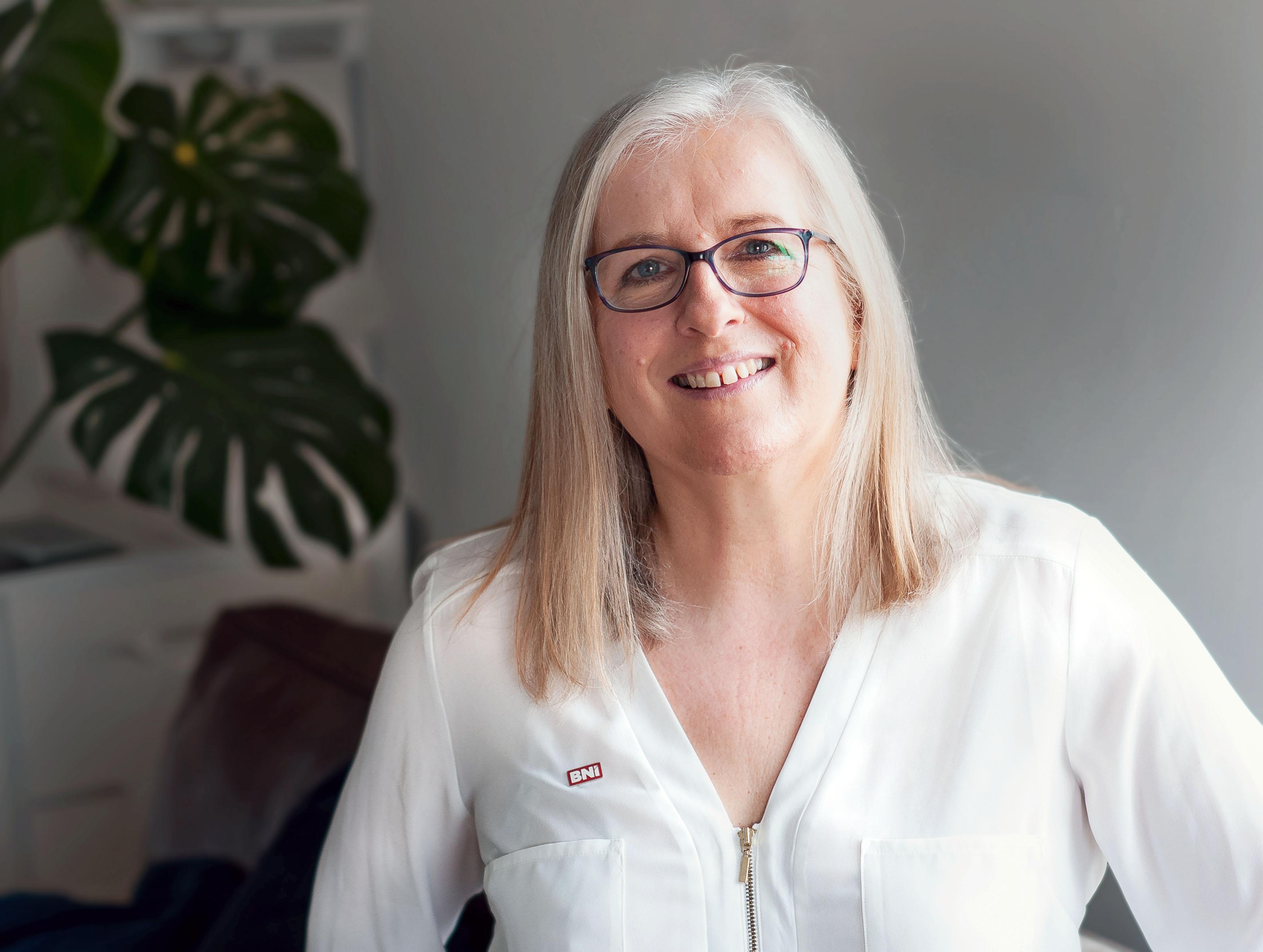 actor Sharon Teague large photo