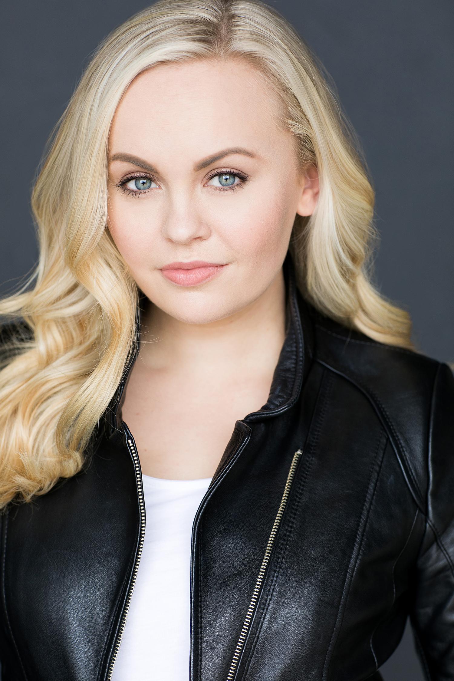 actor Chelsea Rae Bernier large photo