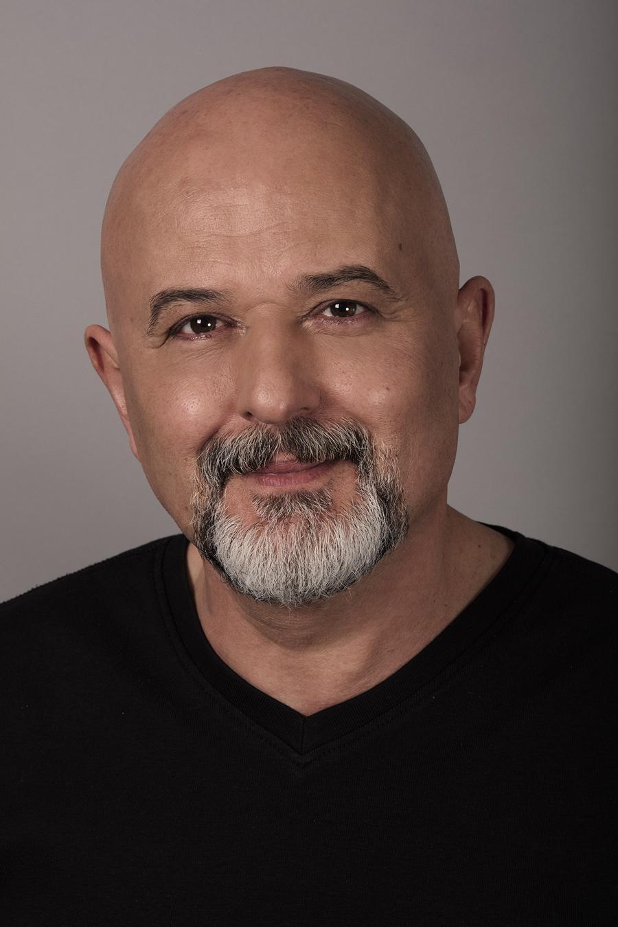 actor Cem Emüler large photo