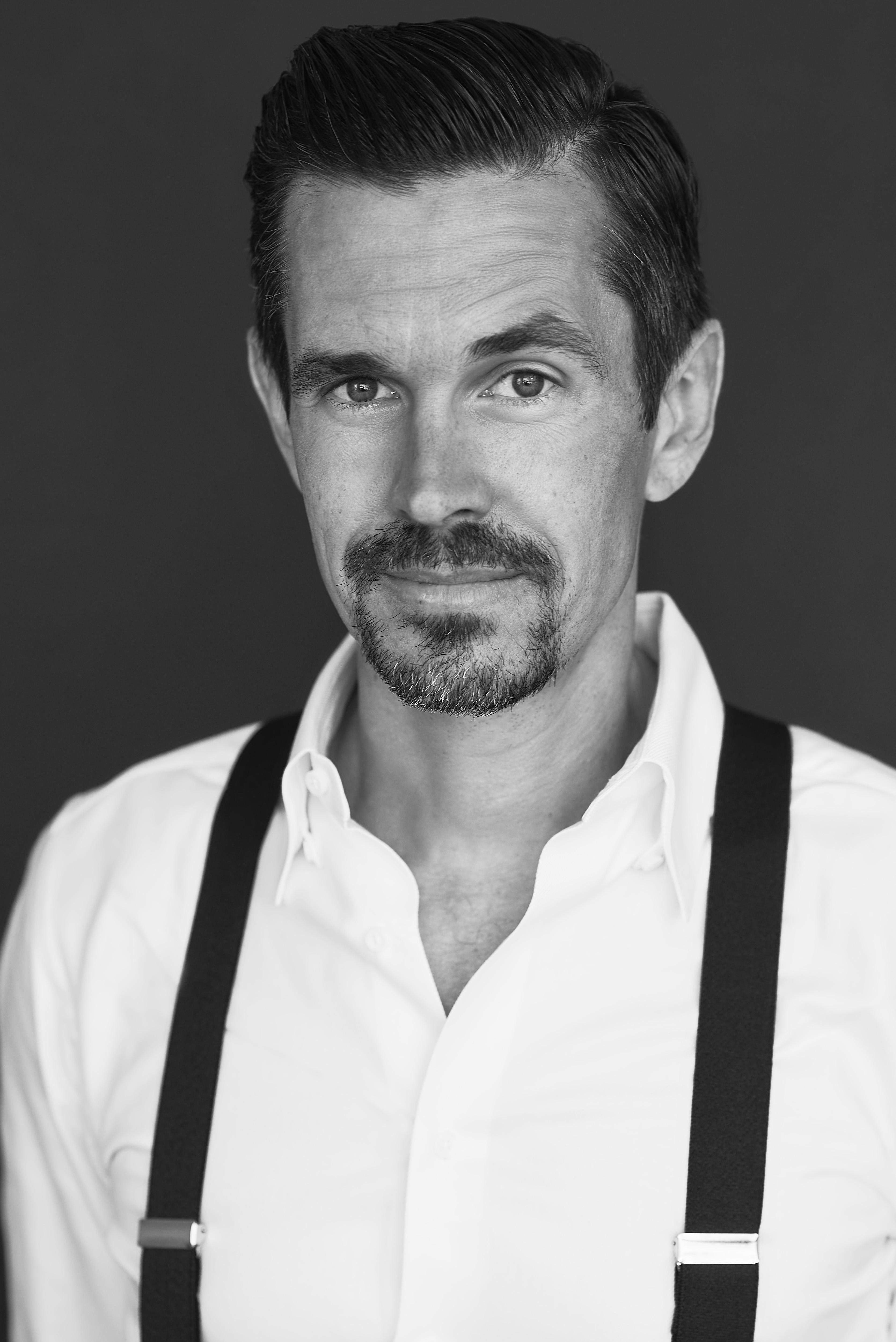 actor Brooks Hall large photo