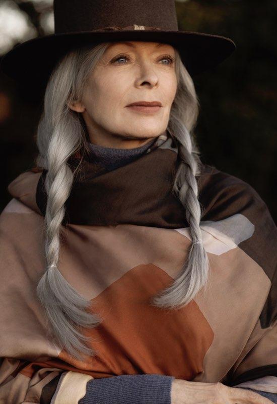 actor Frances Fisher large photo