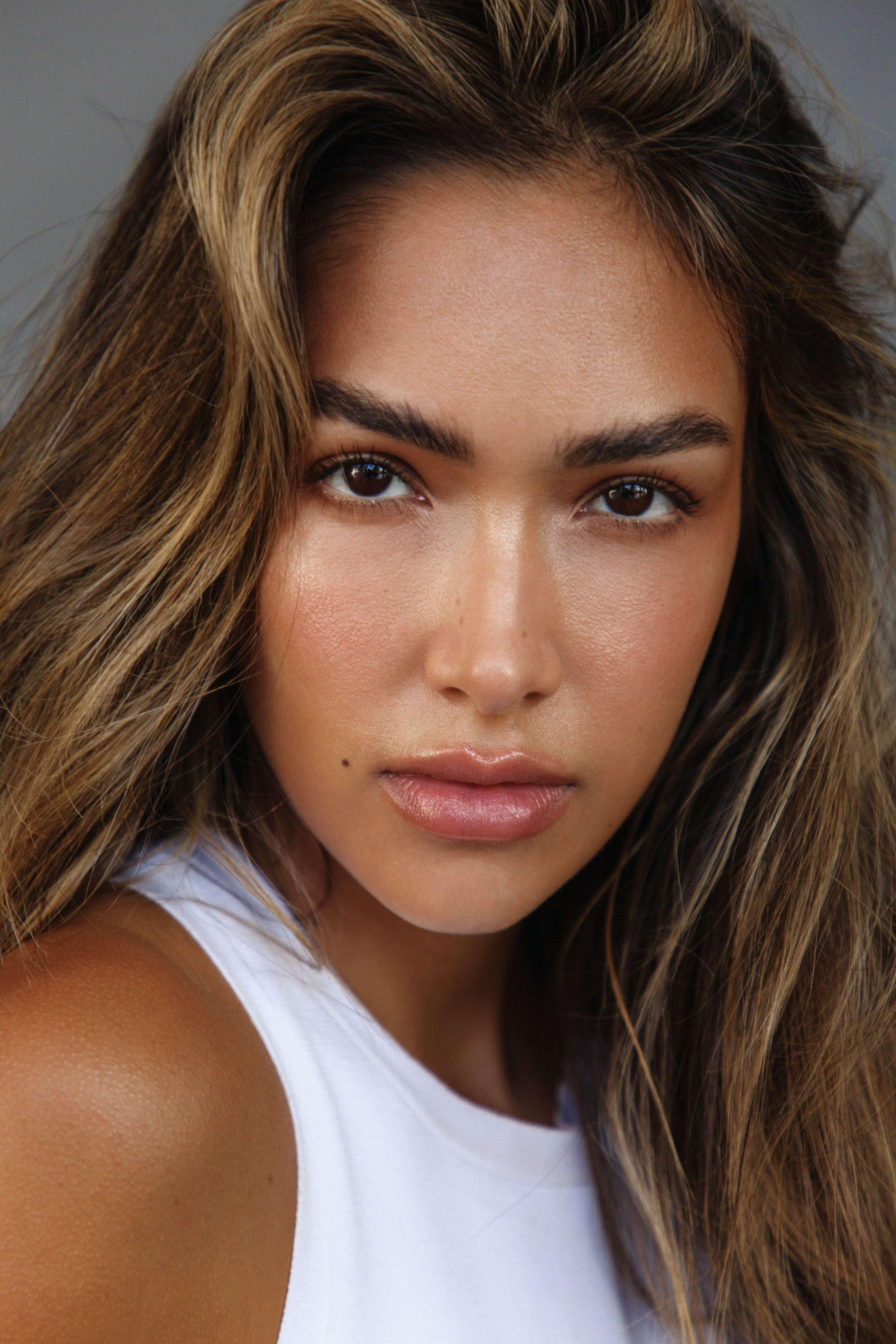 actor Maria Camila Giraldo large photo