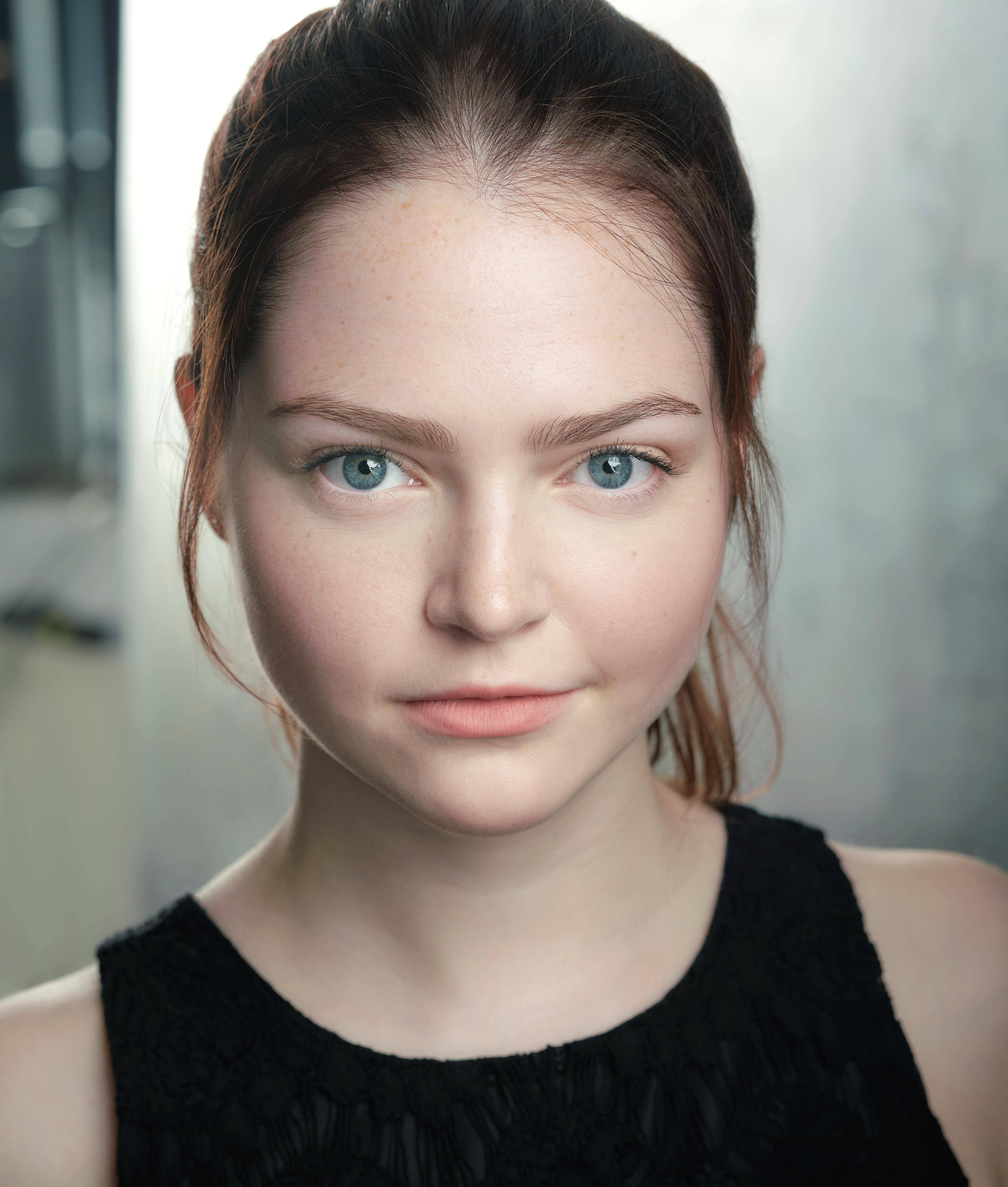 actor Versai Knight large photo