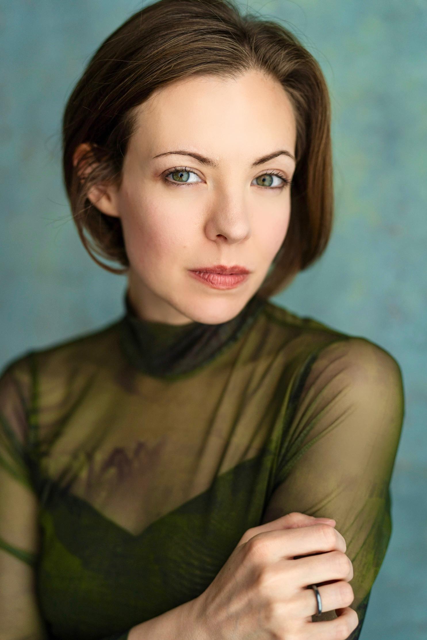 actor Kelly Burke large photo