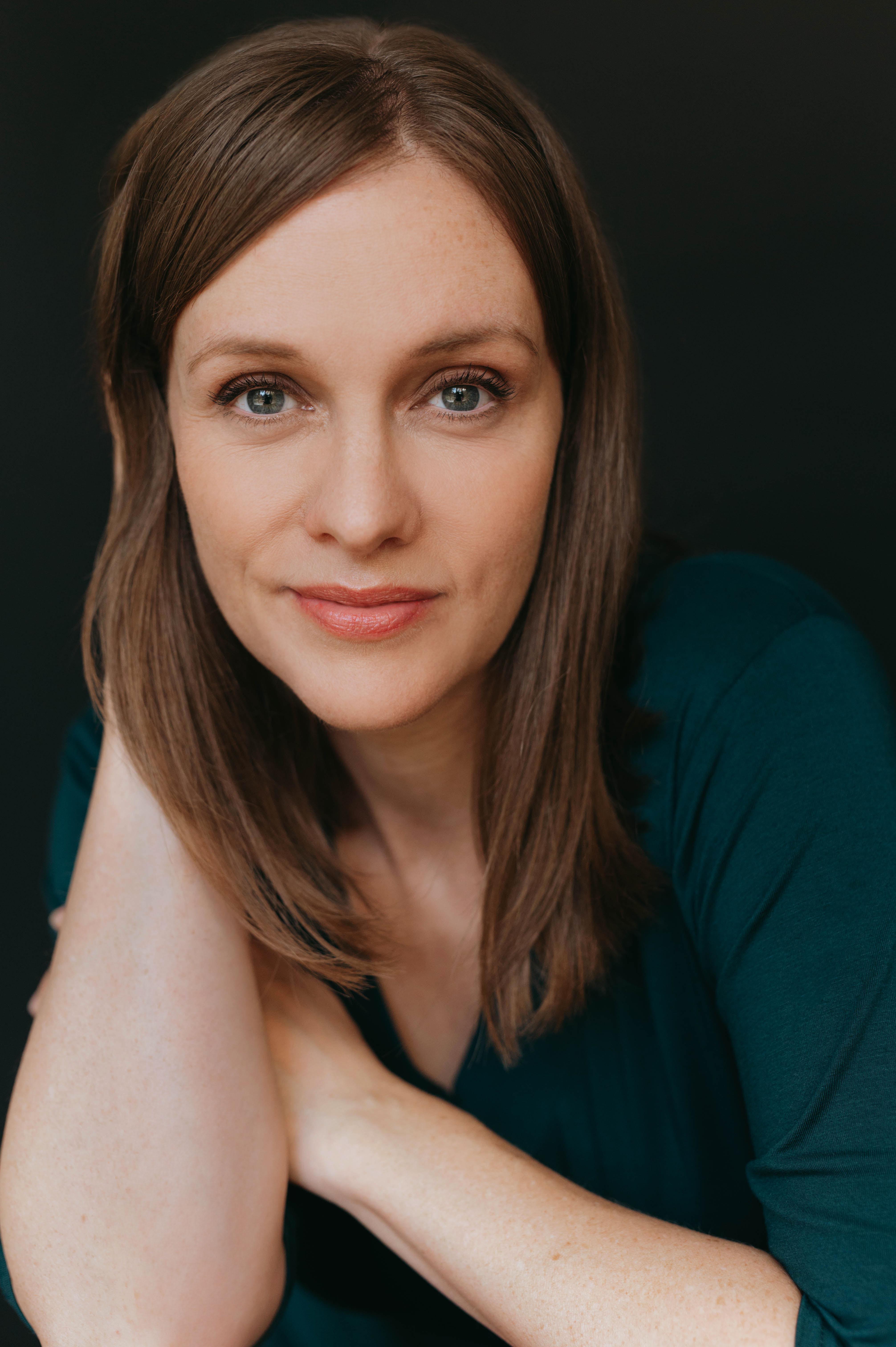 actor Laura Wilson large photo