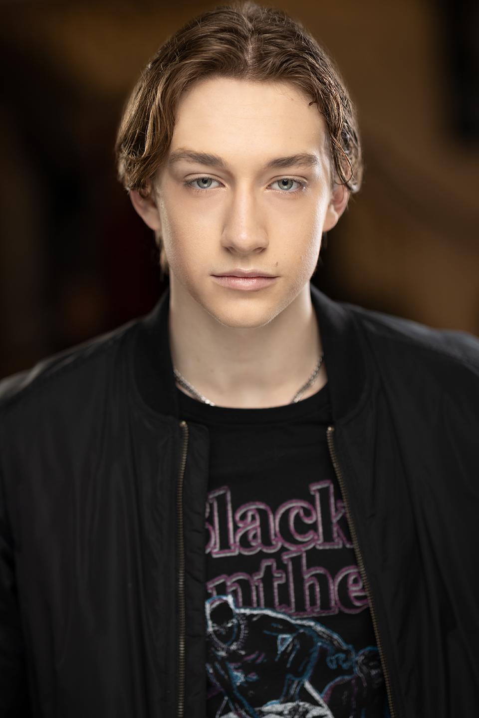 actor Tyson Larter large photo