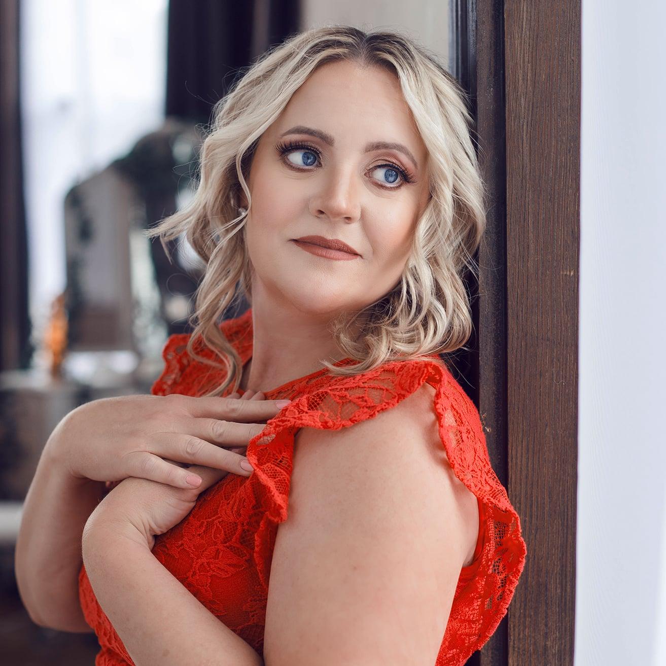 actor Karen Olchovy large photo