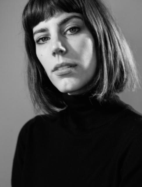 actor Emma De Poot large photo