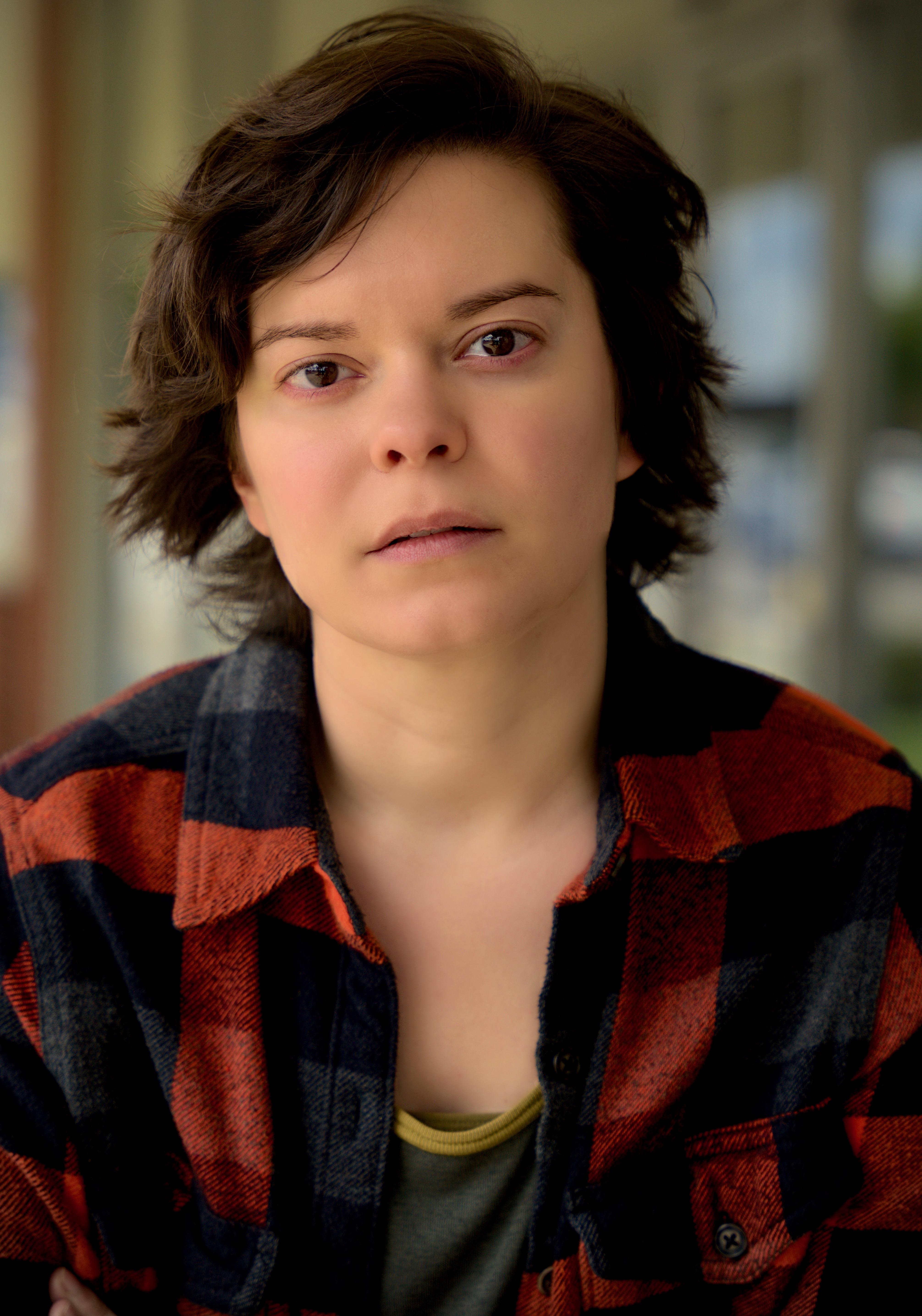 actor Elizabeth Hinkler large photo