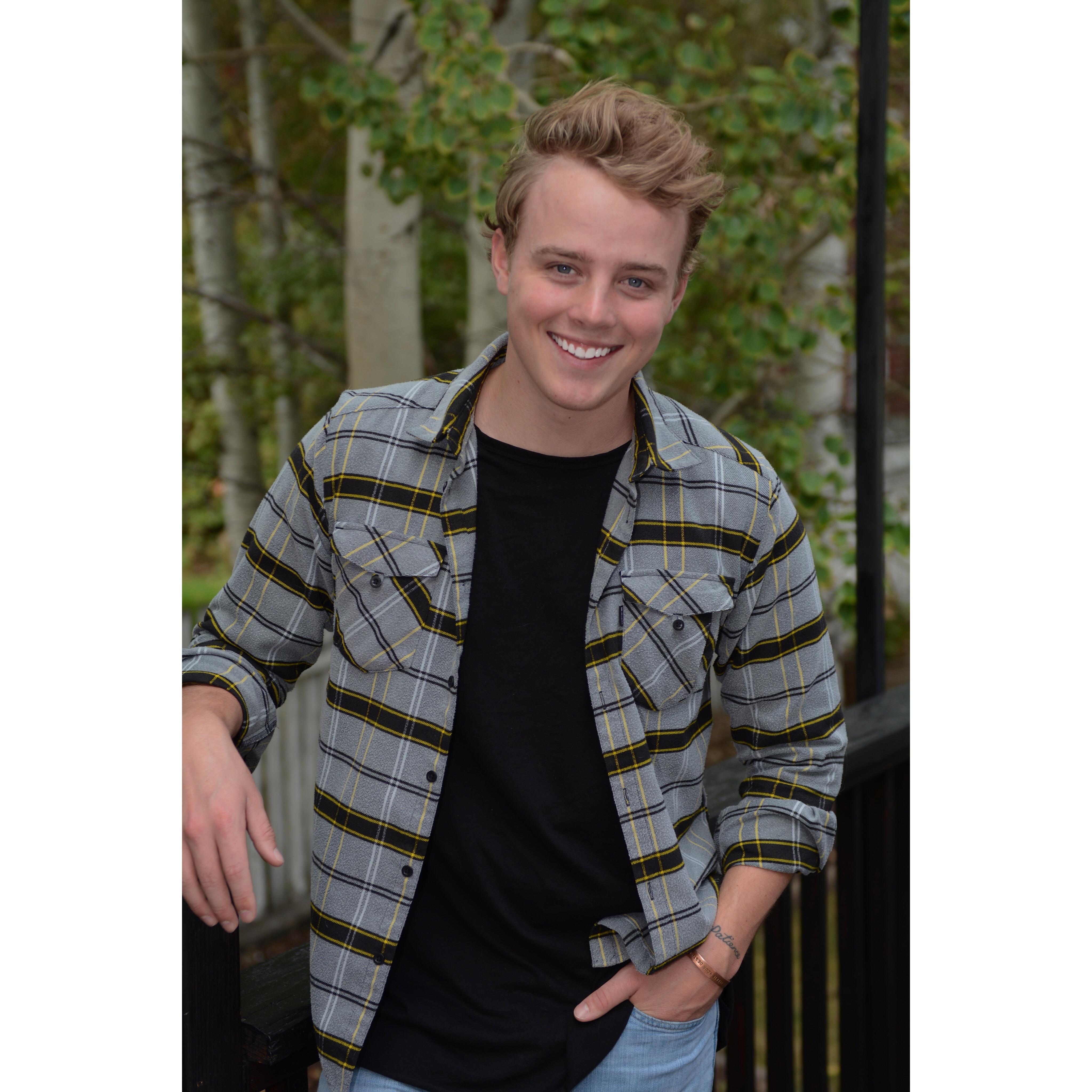 actor Tim Flynn large photo