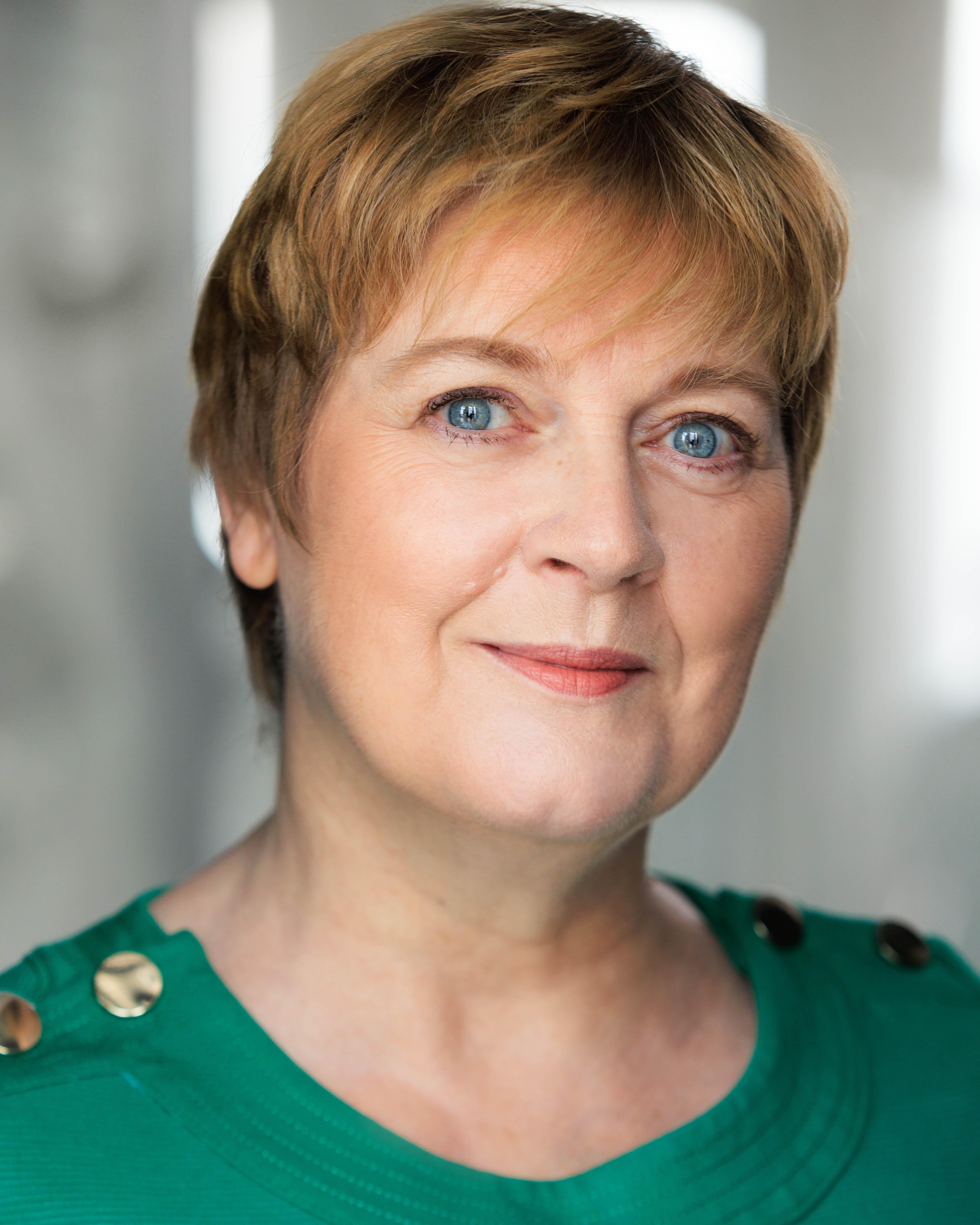 actor Sue Swallow large photo