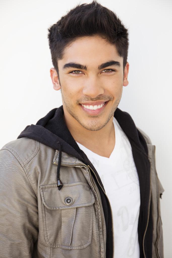 actor Dakota Adan large photo