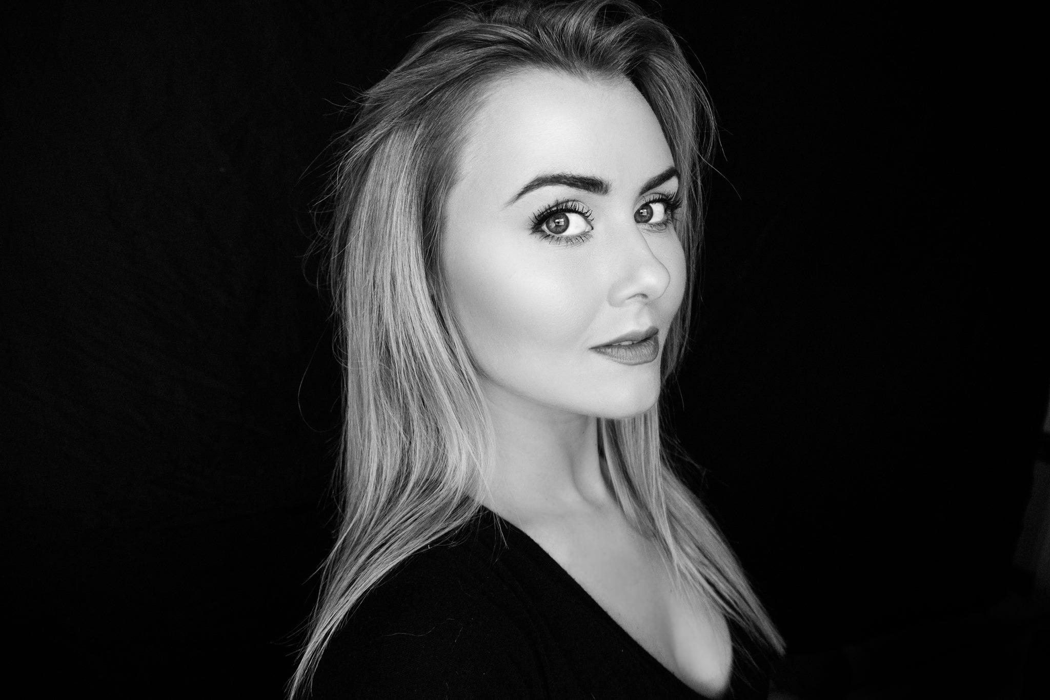 actor Olivia Adkins large photo