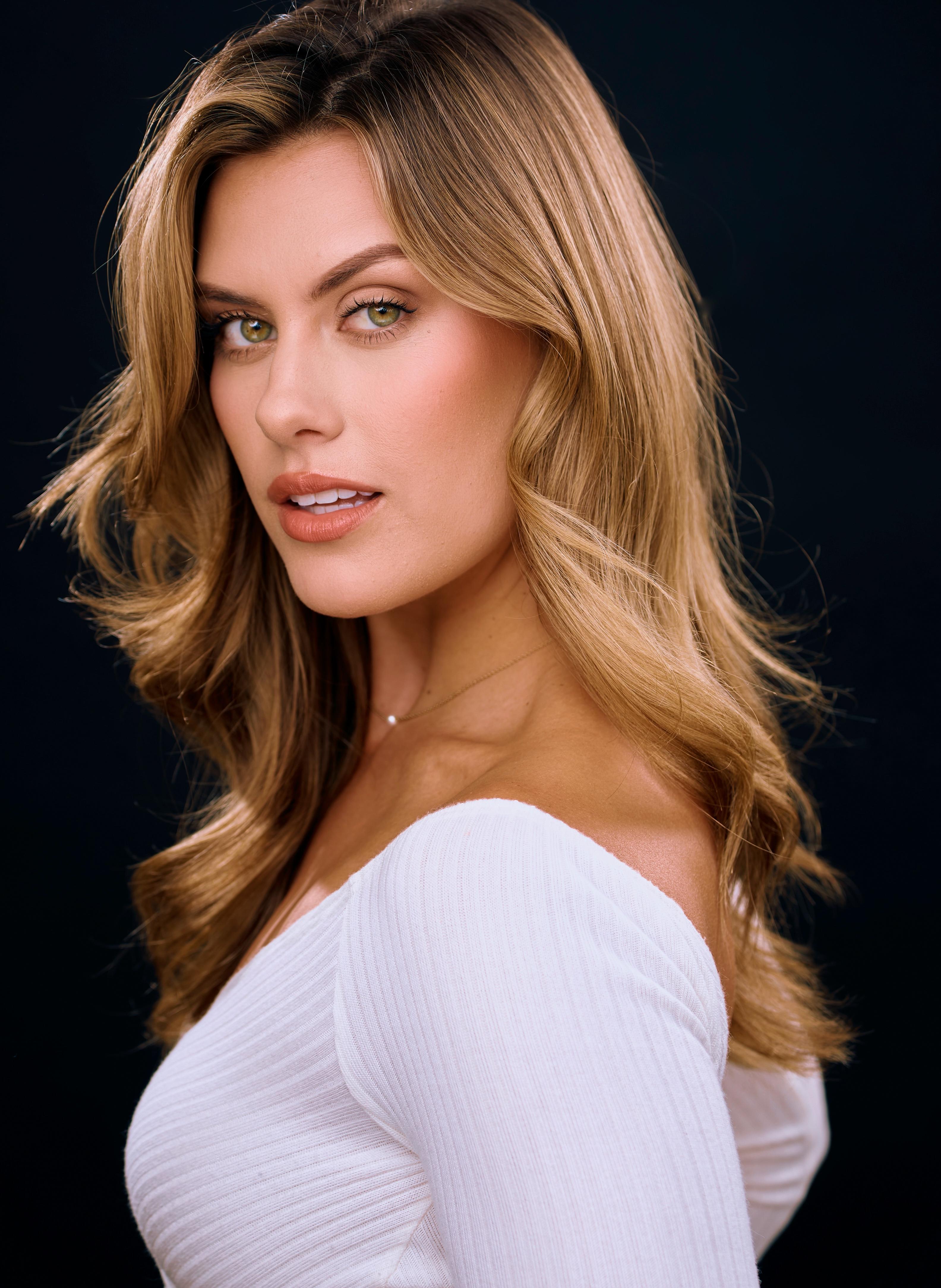 actor Brittany Carel large photo