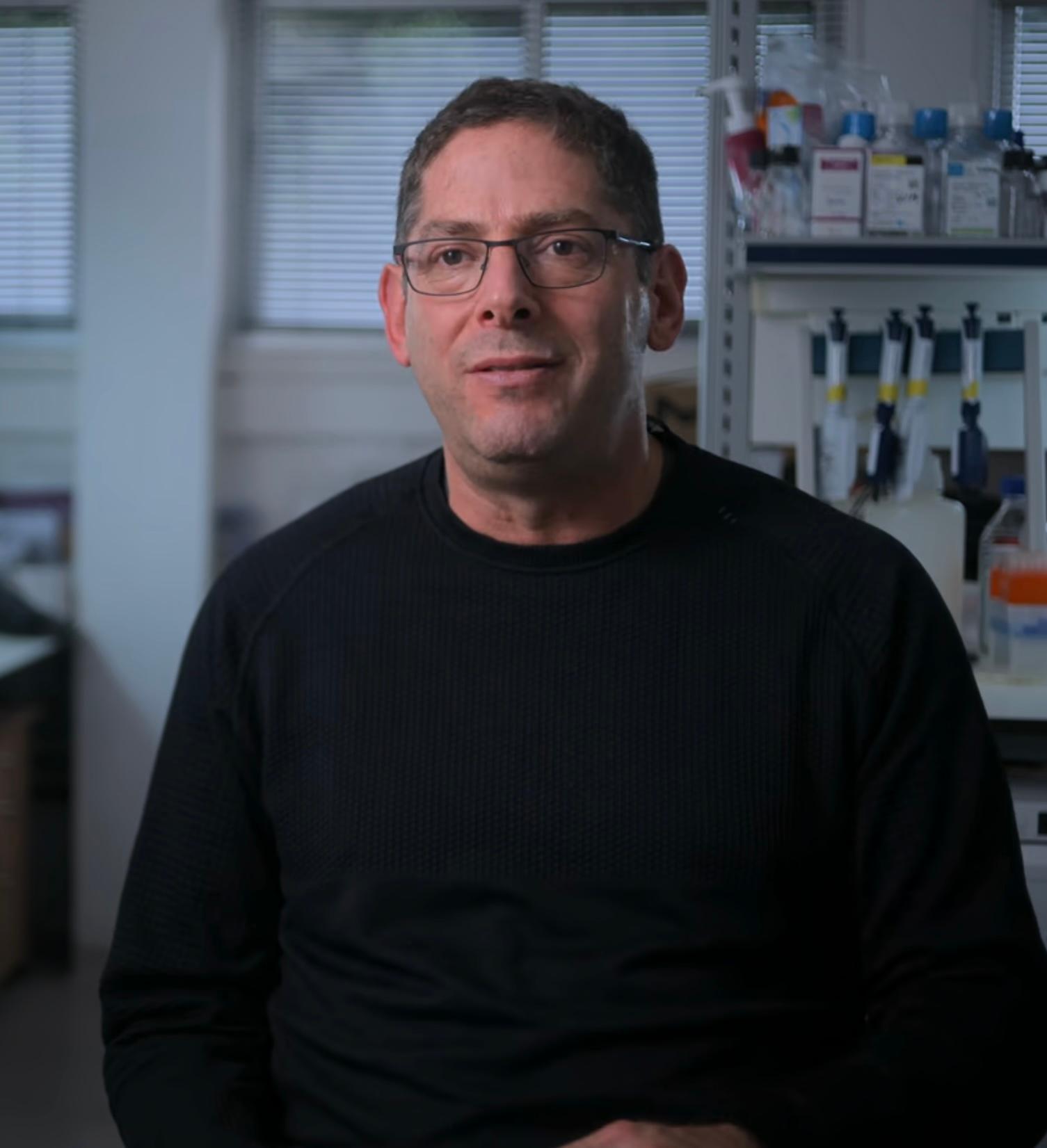 actor Eran Elinav large photo