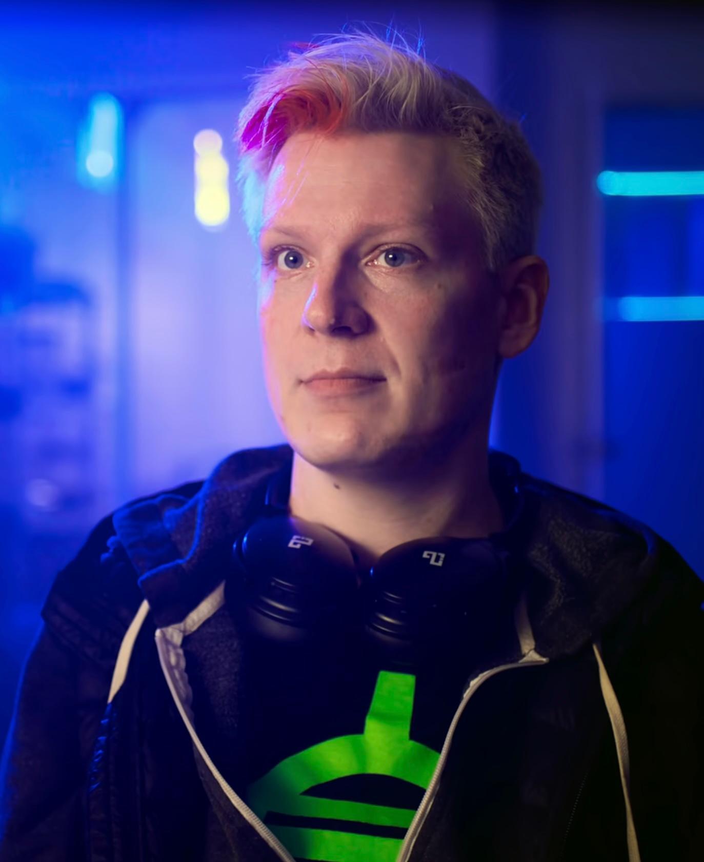 actor Aubrey Cottle large photo