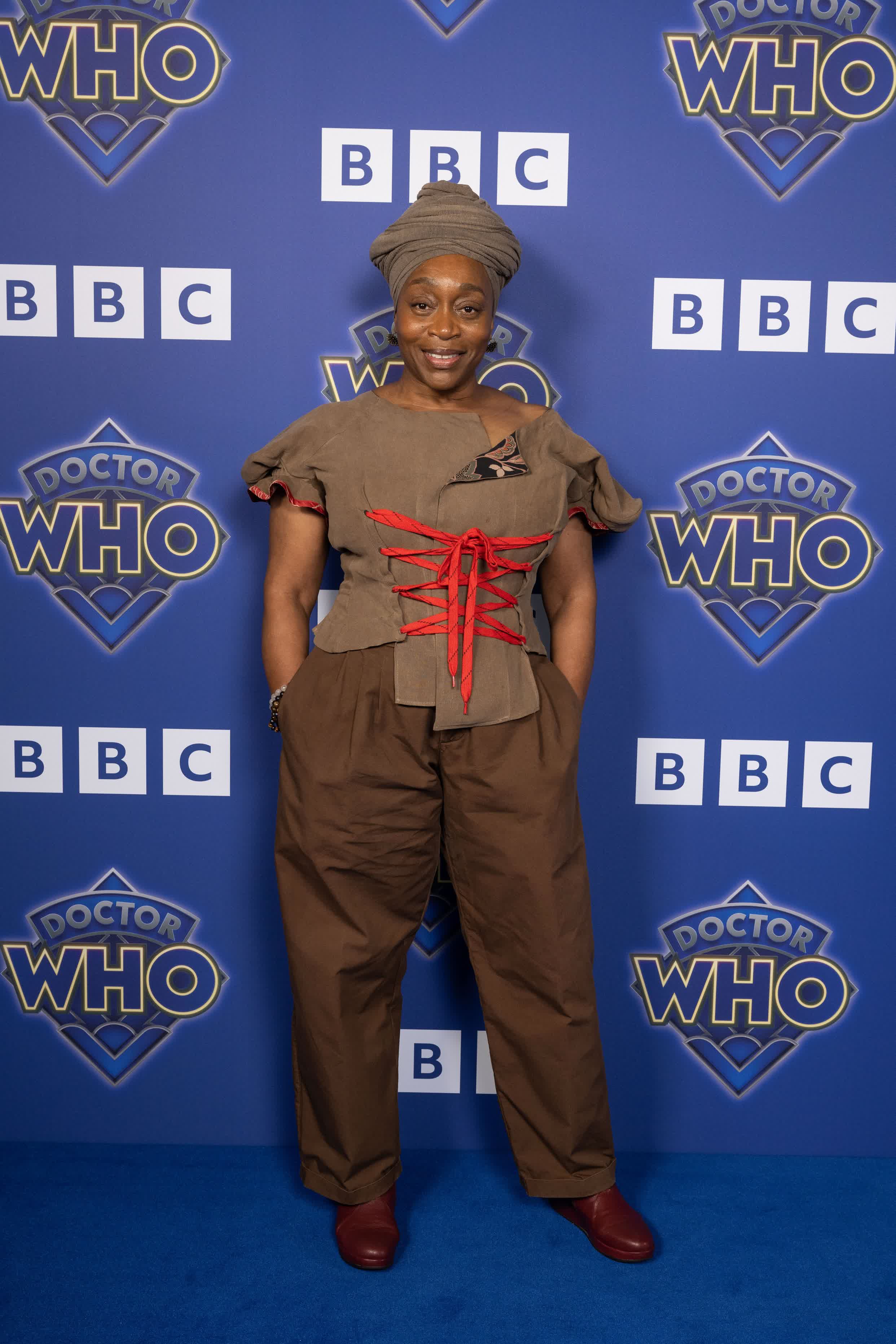 actor Angela Wynter large photo