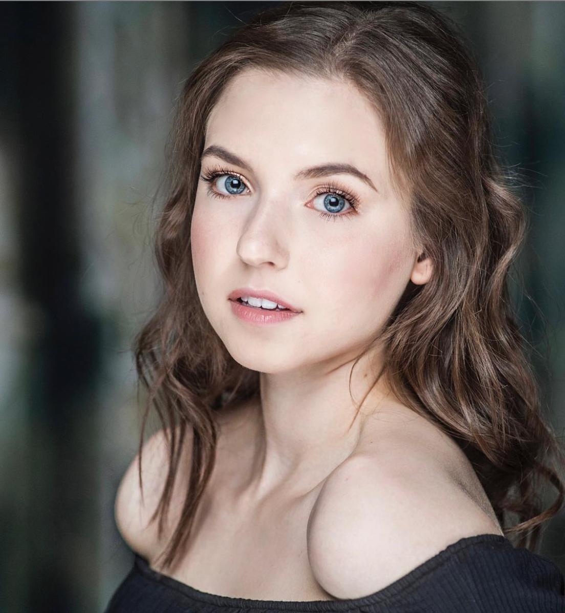 actor Laura Afelskie large photo