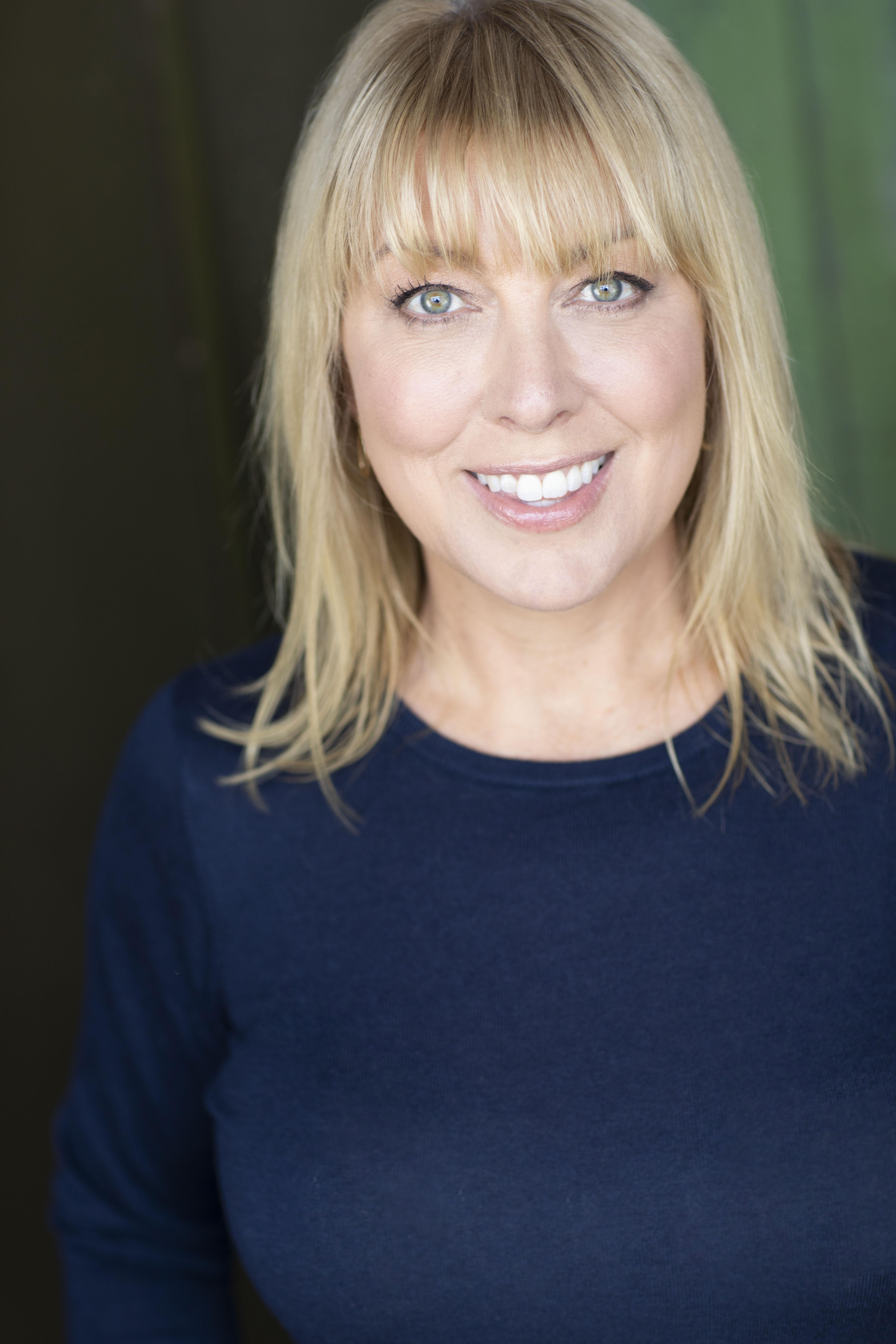 actor Julie Beal large photo