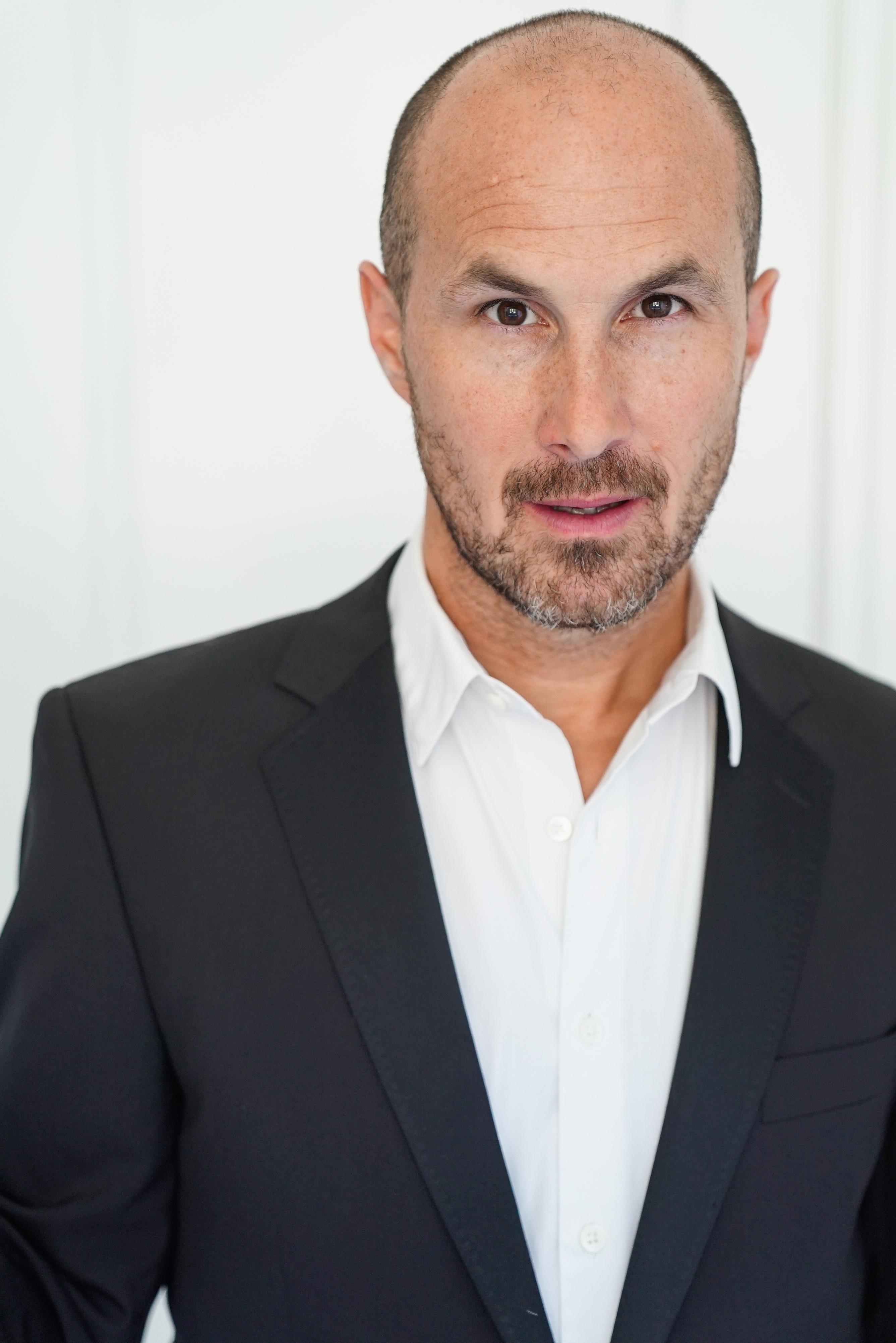 actor Noah Davis large photo