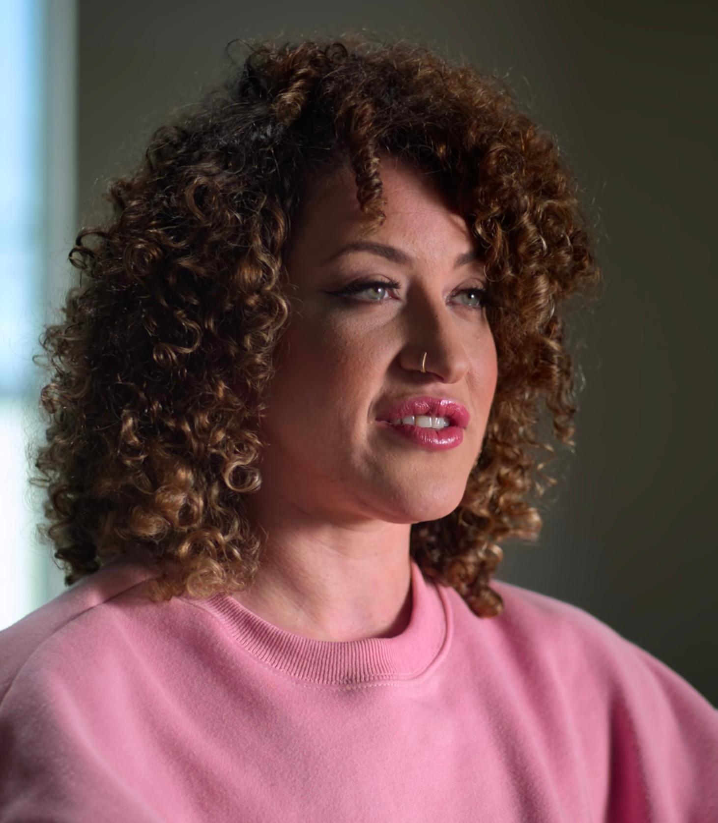 actor Leigh Alexander large photo