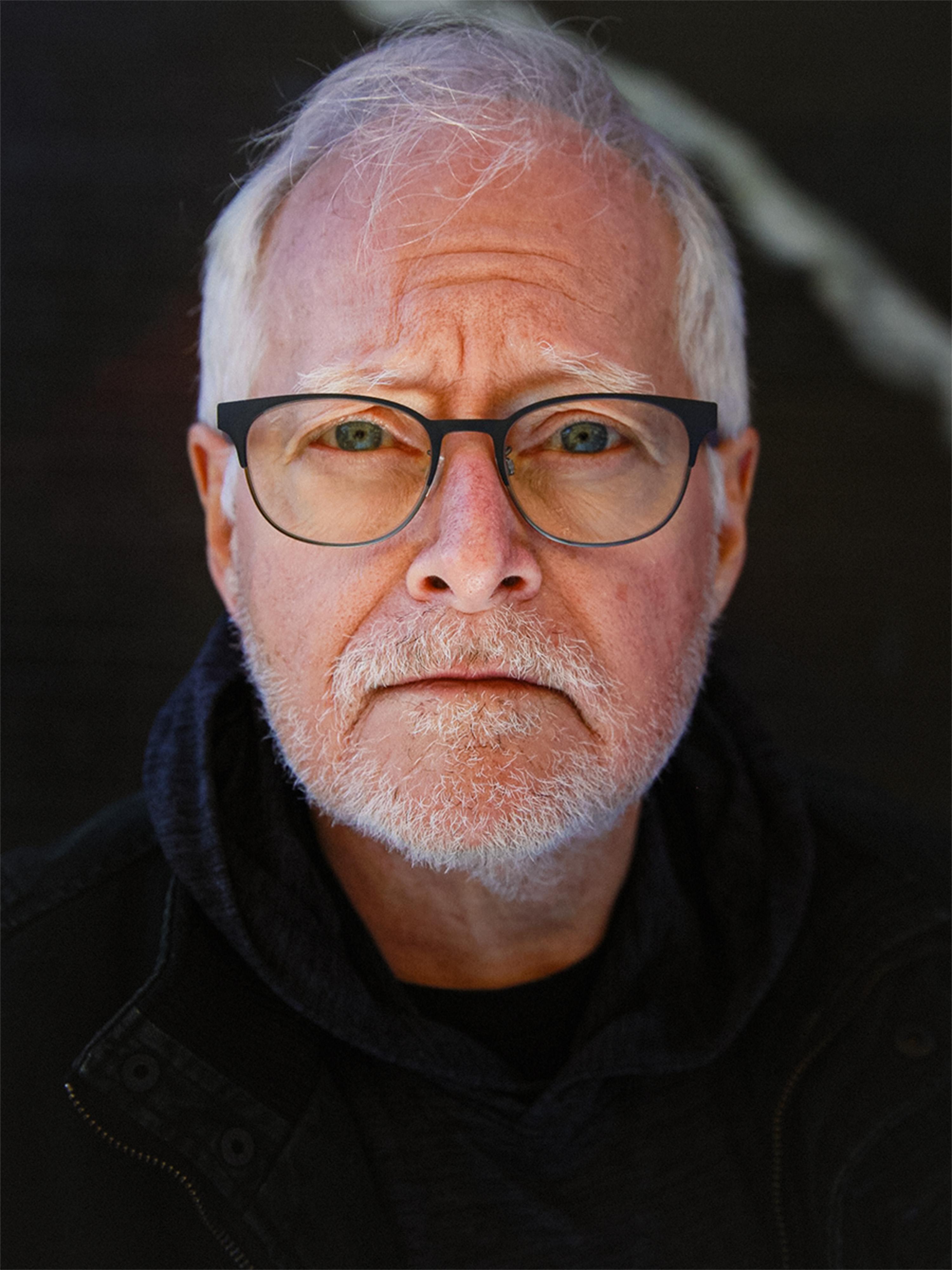 actor Geoff Edwards large photo