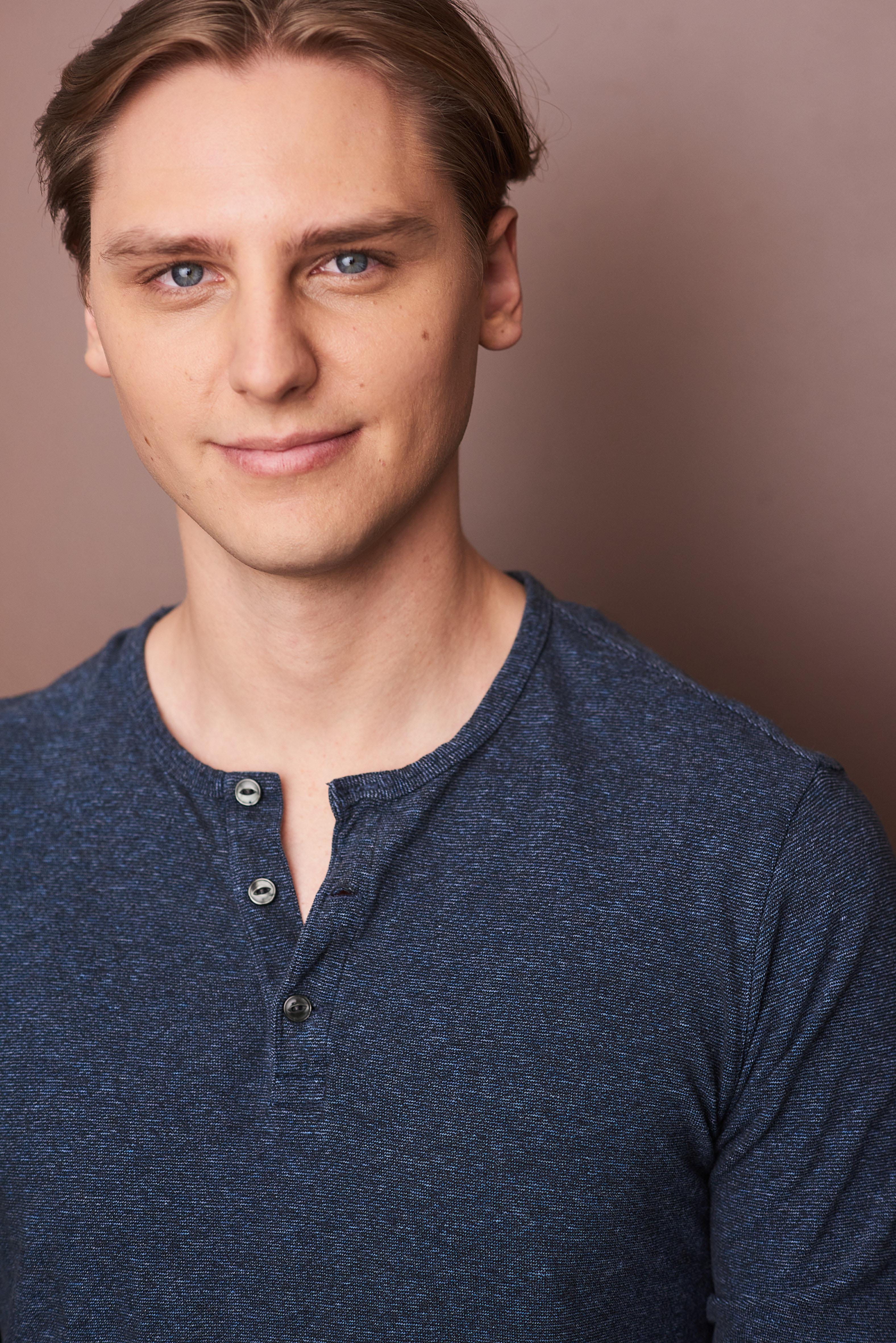 actor Noah Collins large photo