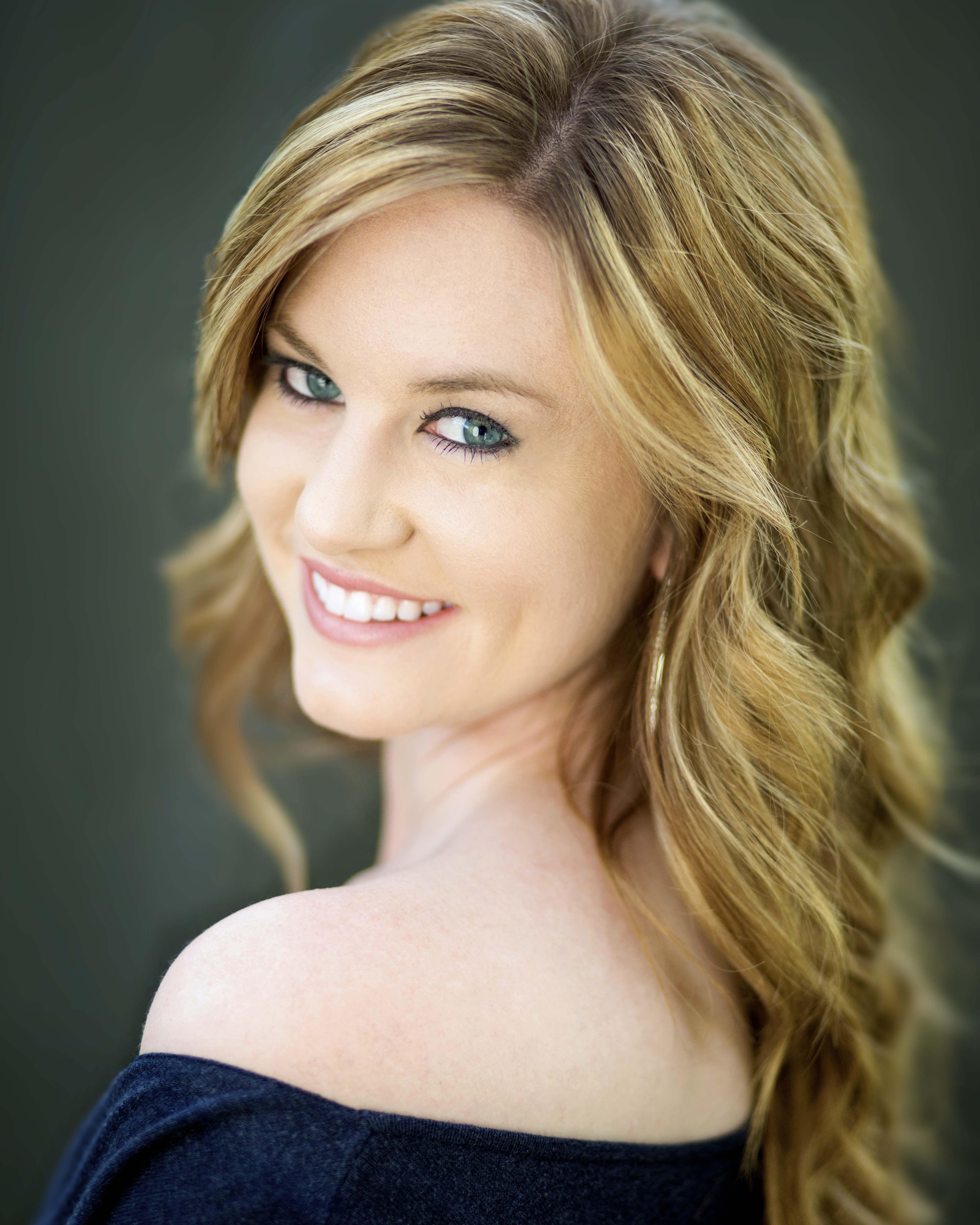 actor LaChelle Hunt large photo