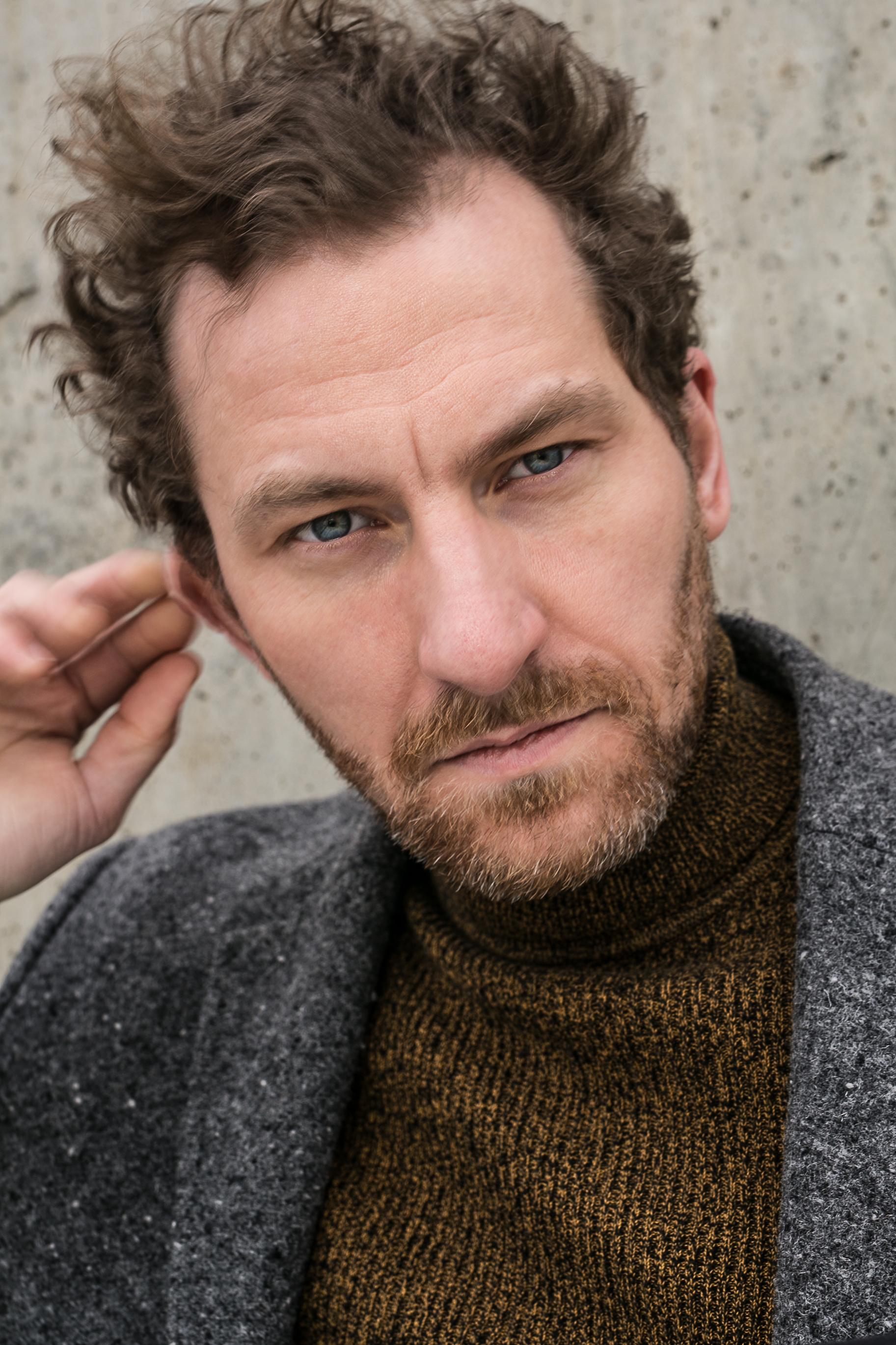 actor Robert Gulaczyk large photo