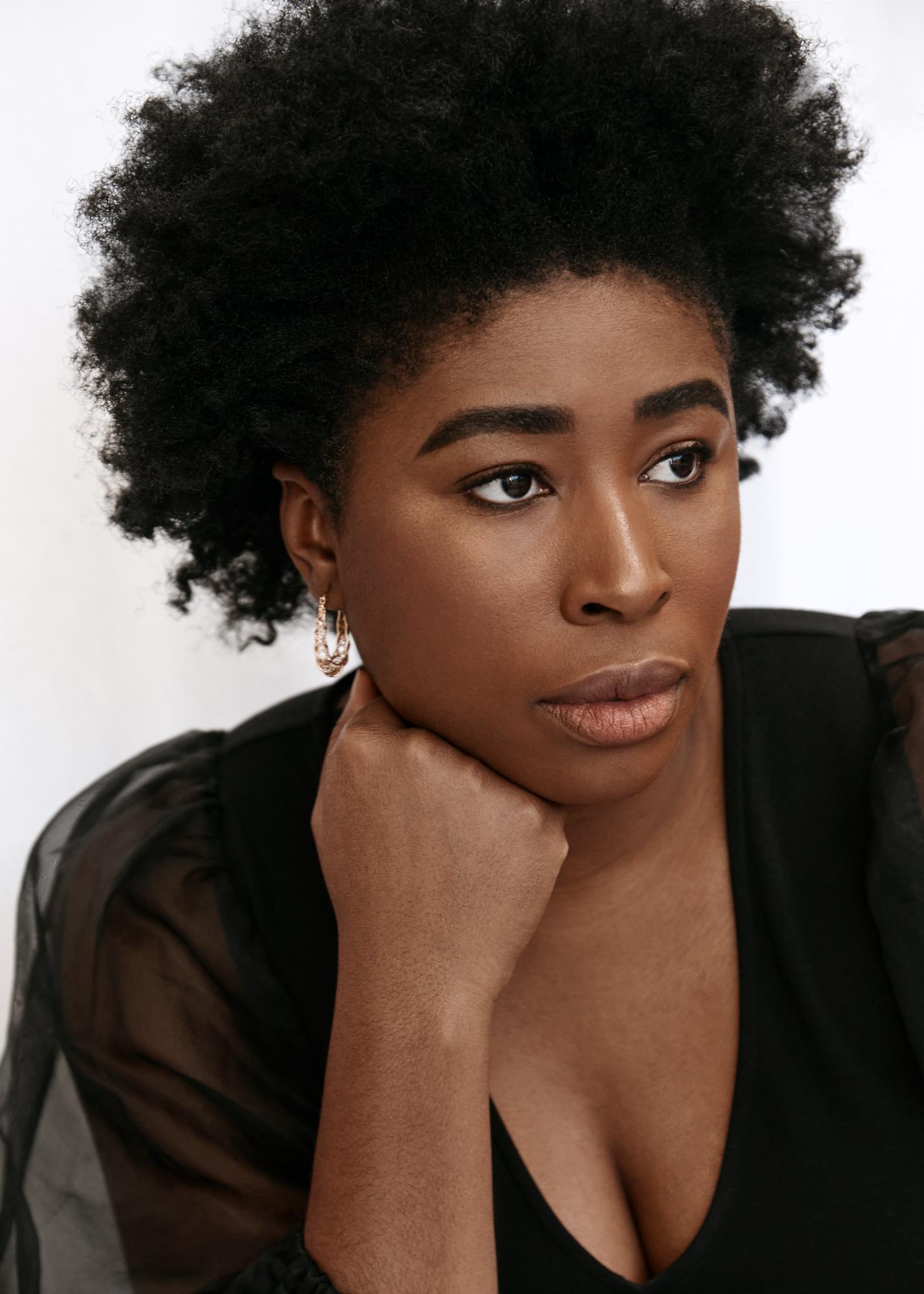 actor Chika Ikogwe large photo