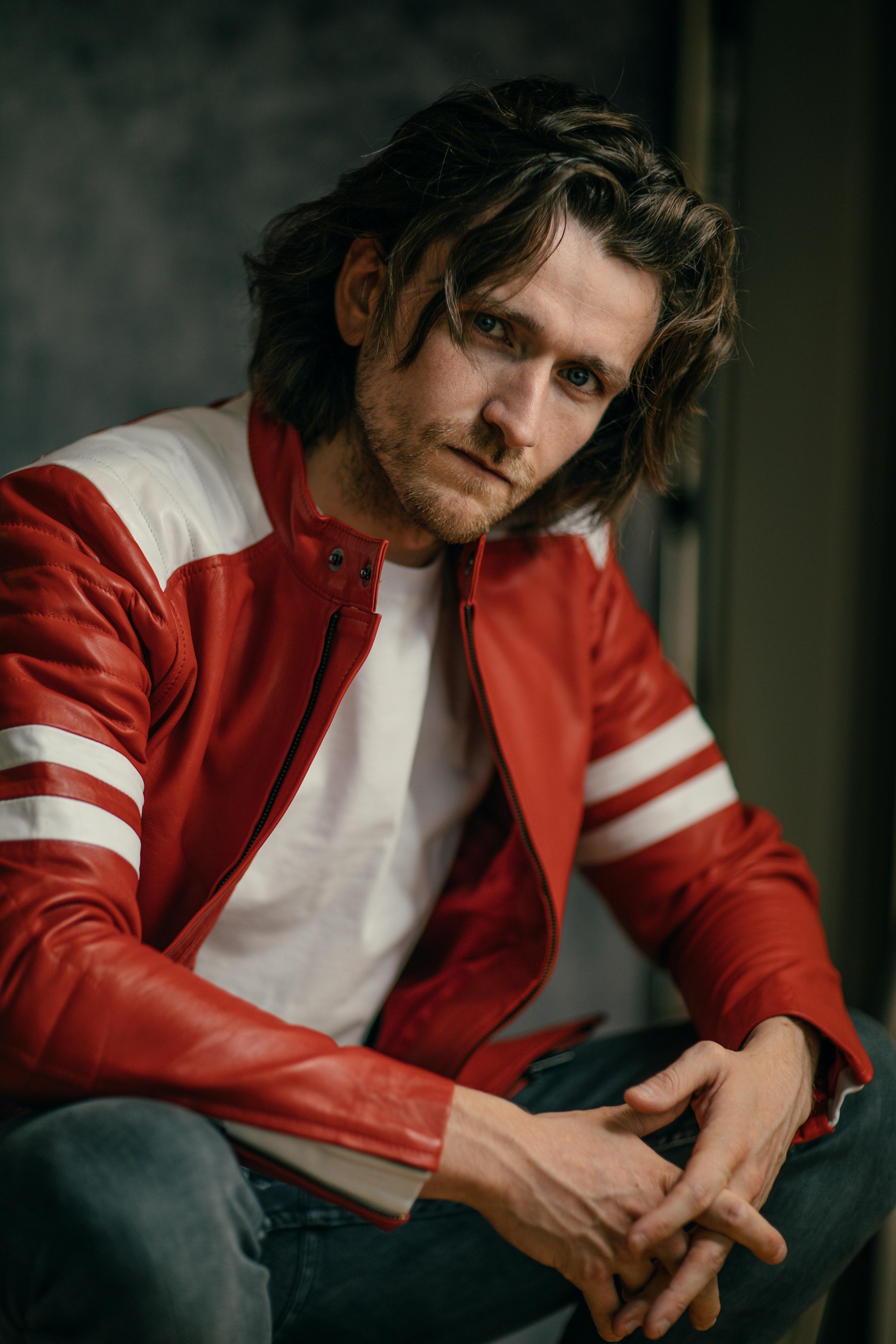 actor Shane O'Regan large photo