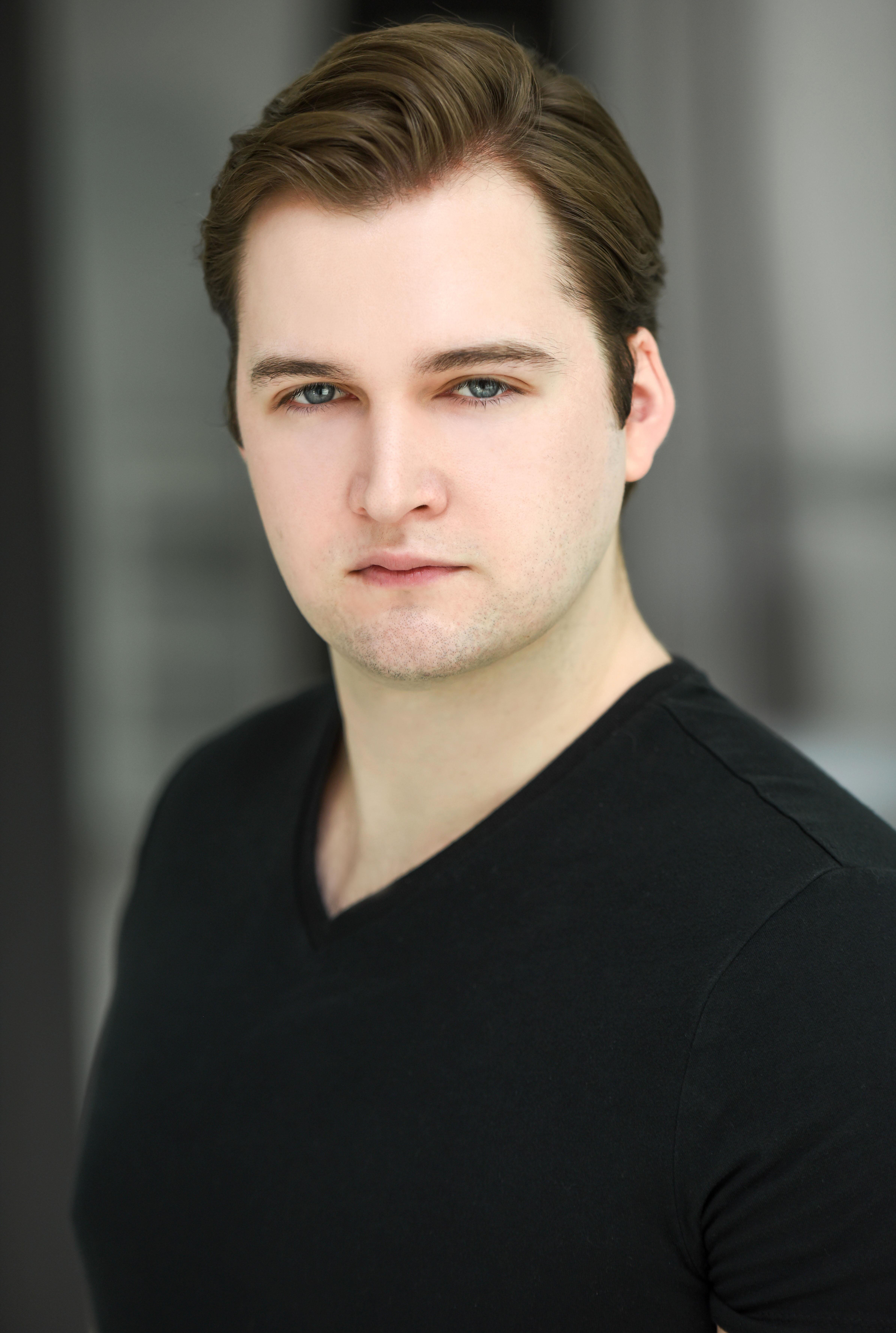 actor Kip Hathaway large photo