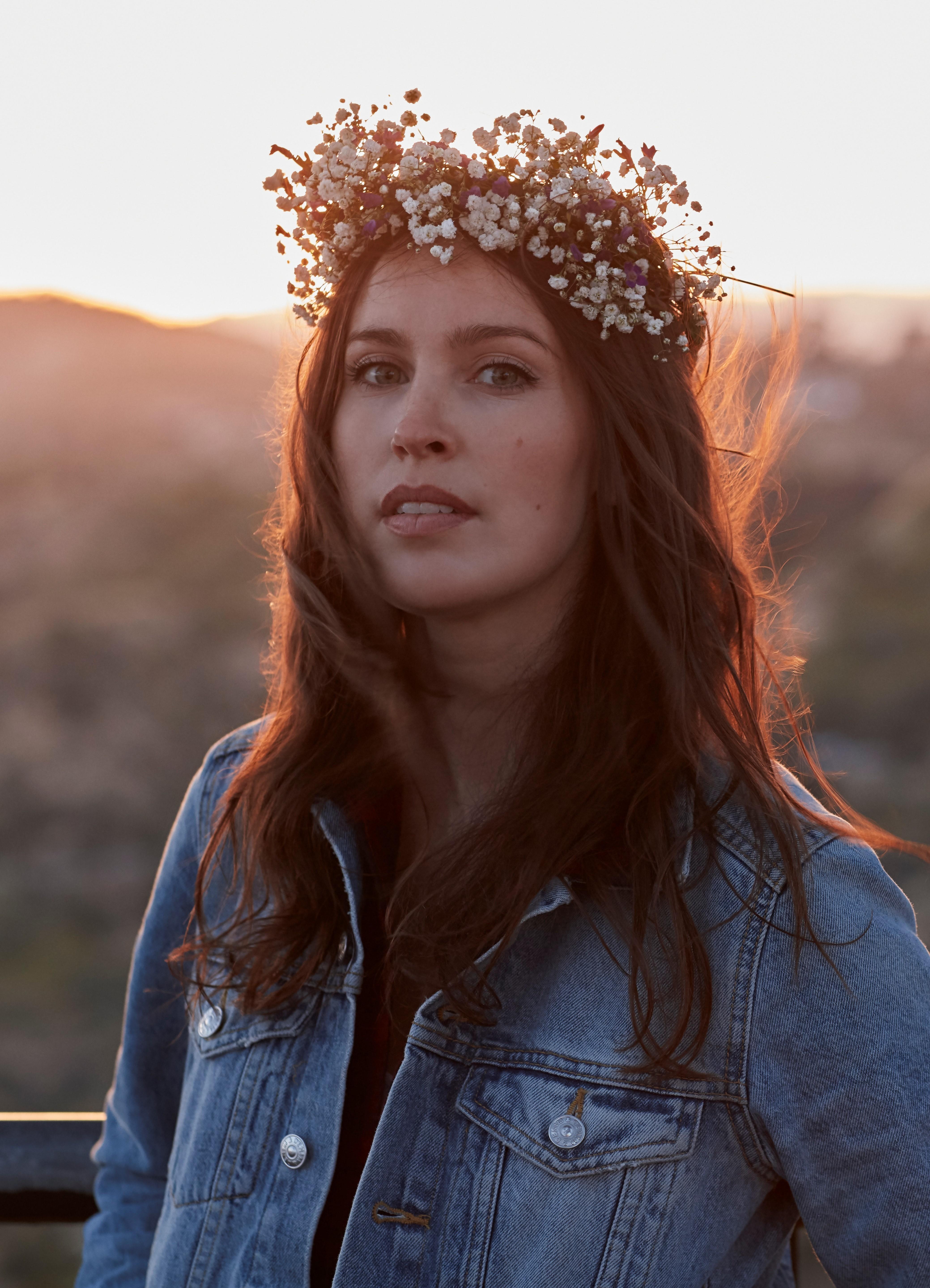 actor Katia Kvinge large photo