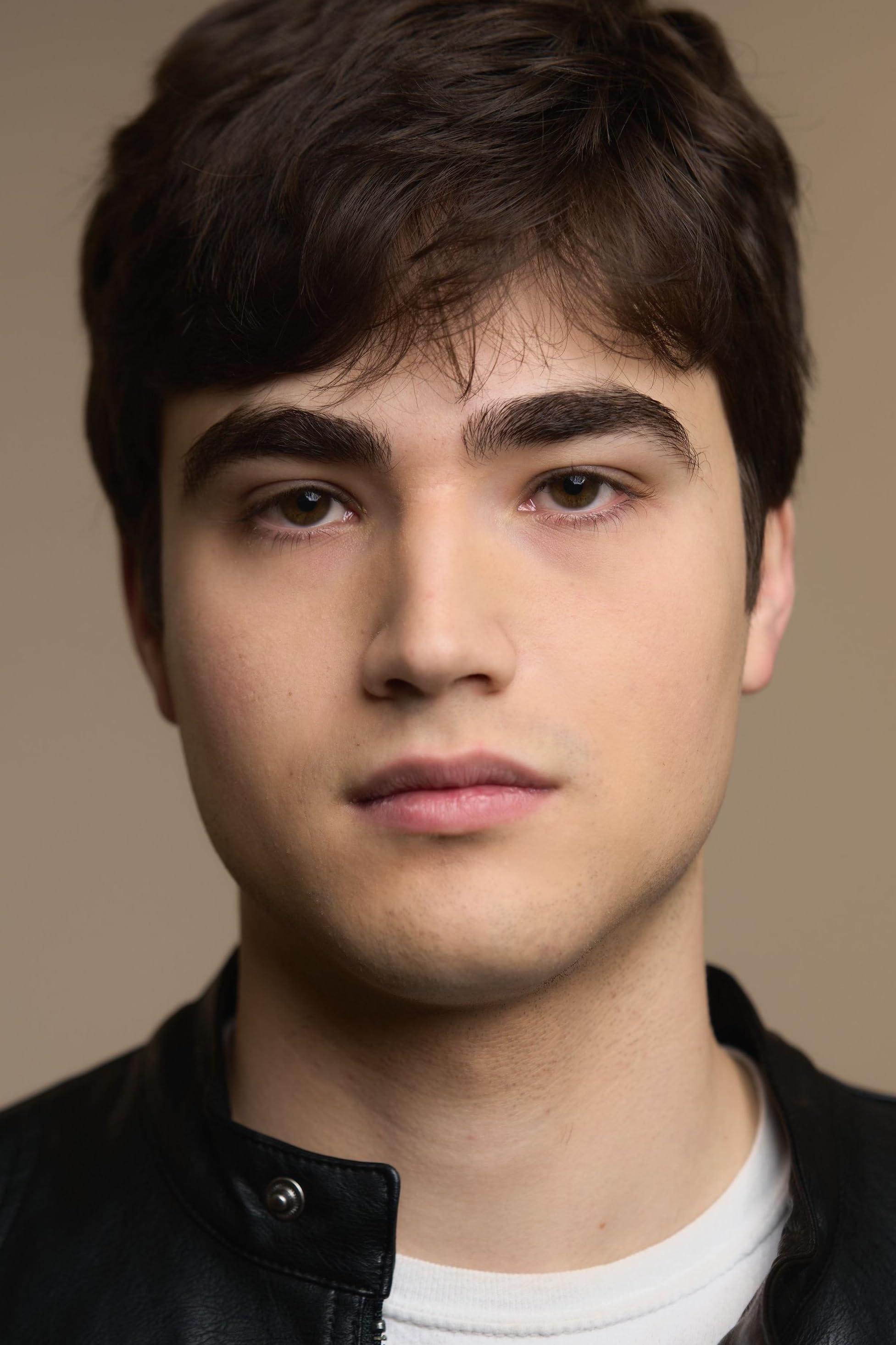 actor Max Garfin large photo